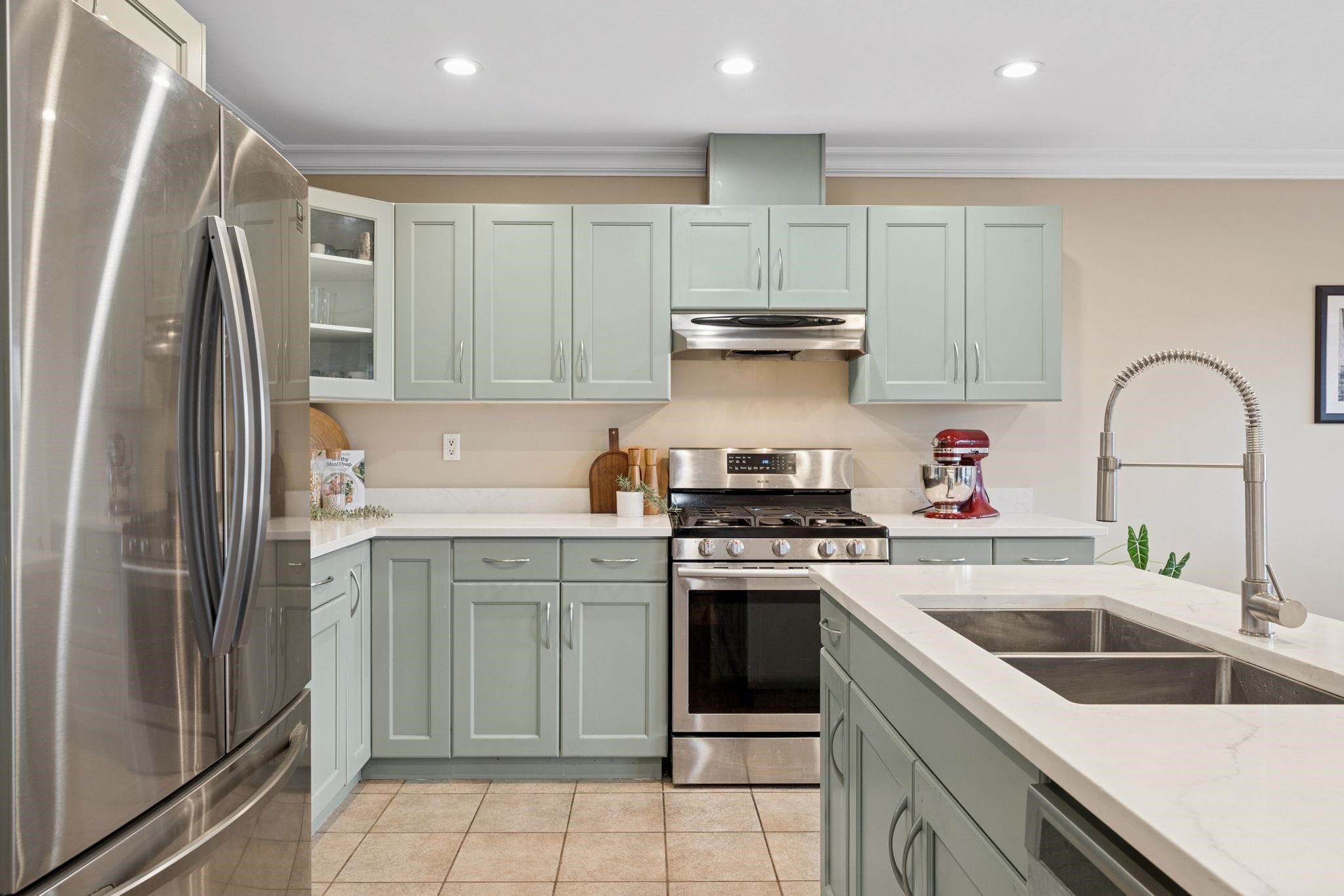 353 5Th Street E, North Vancouver, BC