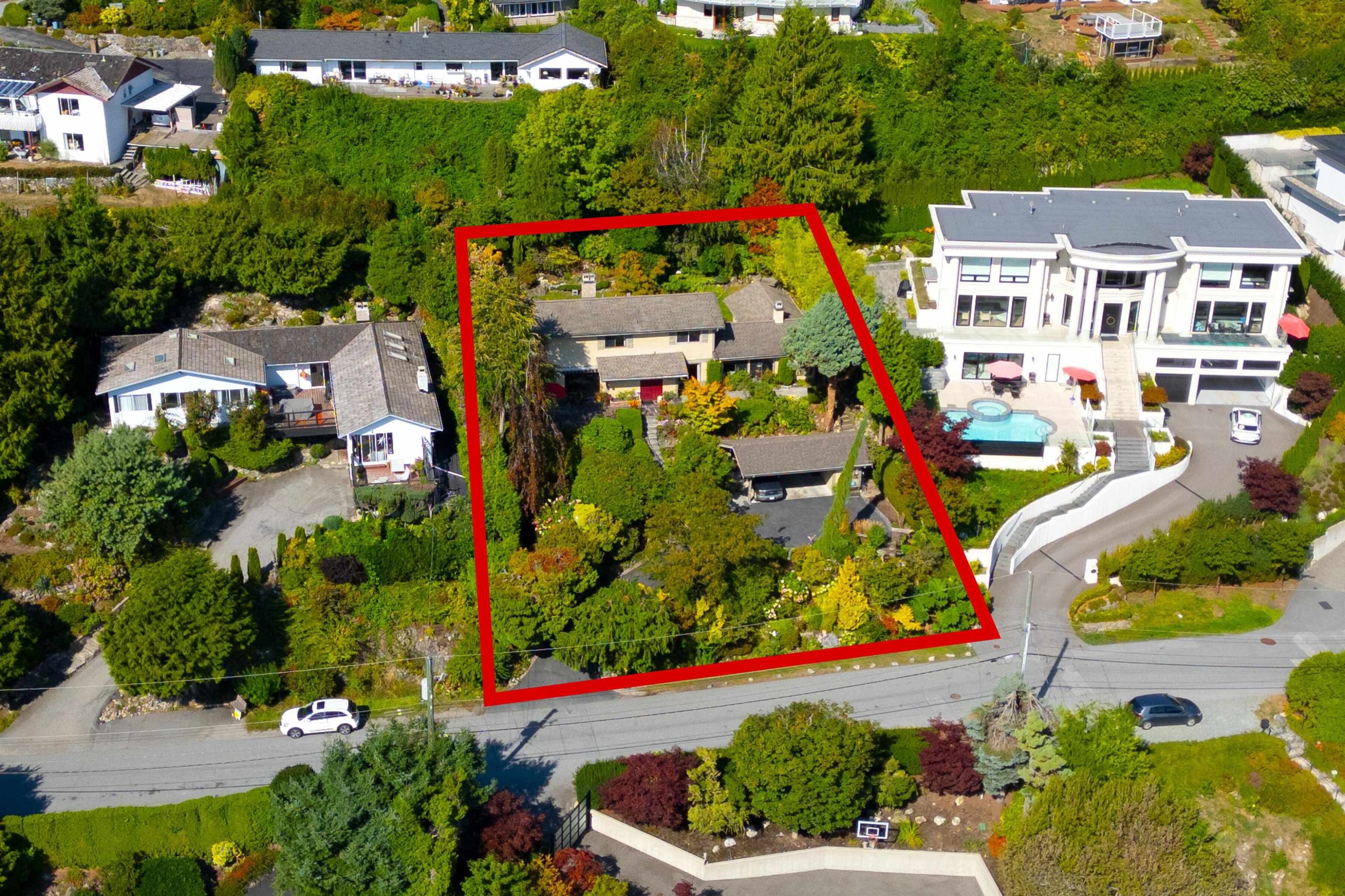560 Craigmohr Drive, West Vancouver, BC