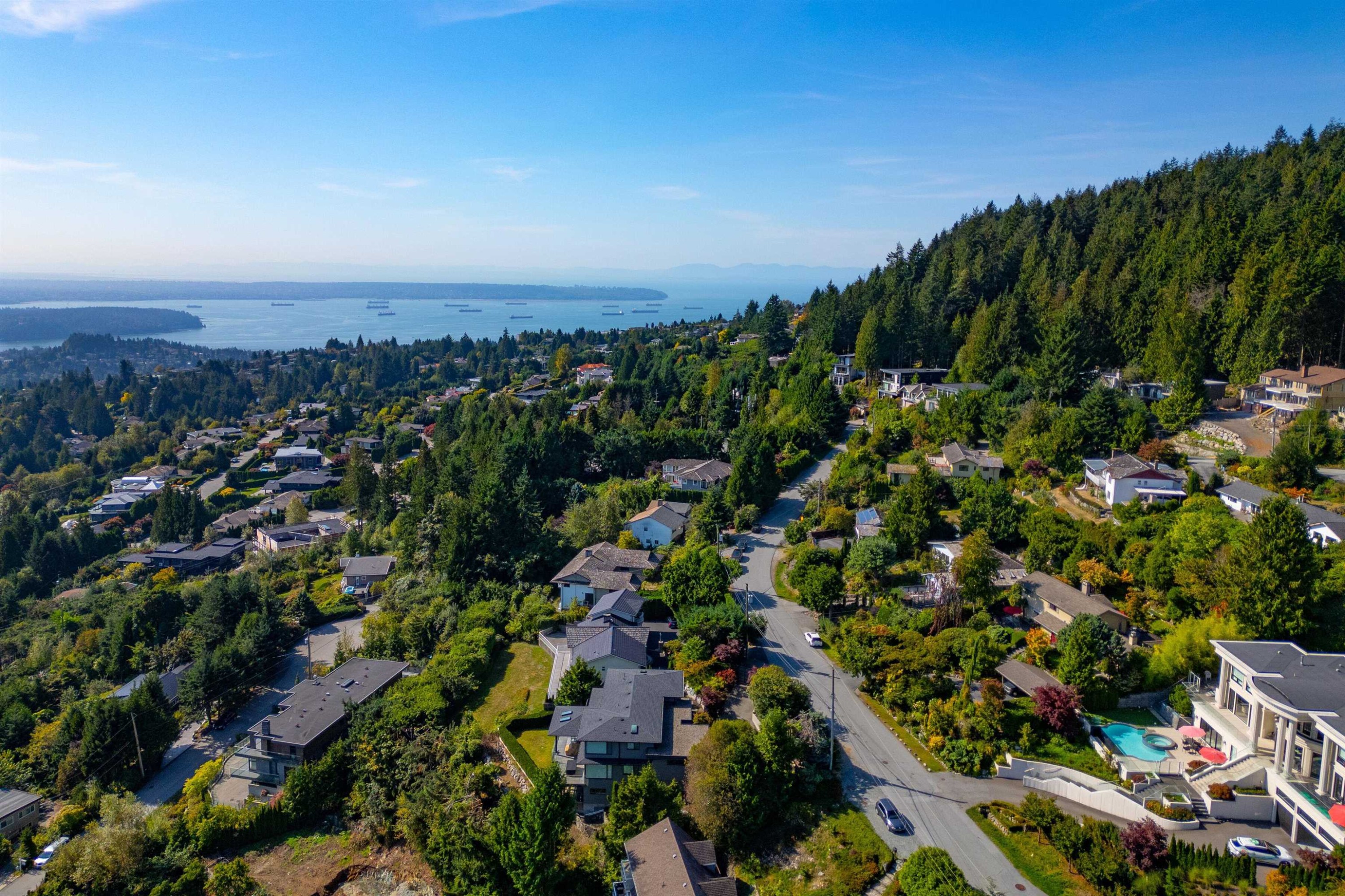 560 Craigmohr Drive, West Vancouver, BC