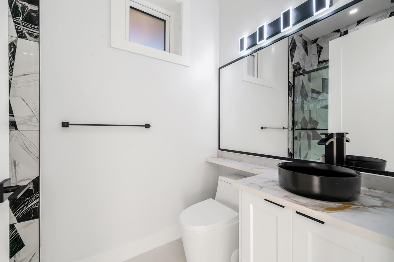 1328 64Th Avenue E, Vancouver, BC