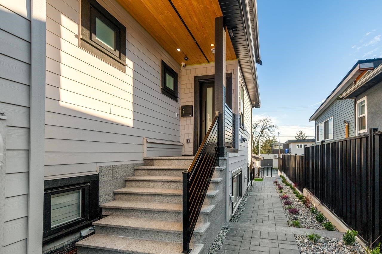 1328 64Th Avenue E, Vancouver, BC