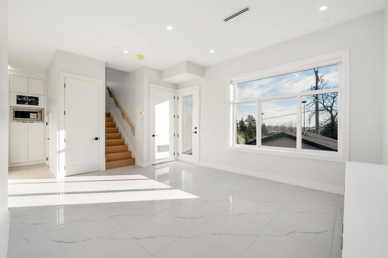1328 64Th Avenue E, Vancouver, BC