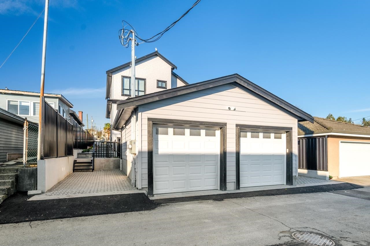 1328 64Th Avenue E, Vancouver, BC