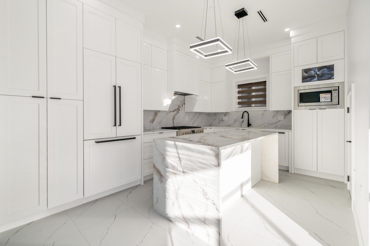 1328 64Th Avenue E, Vancouver, BC