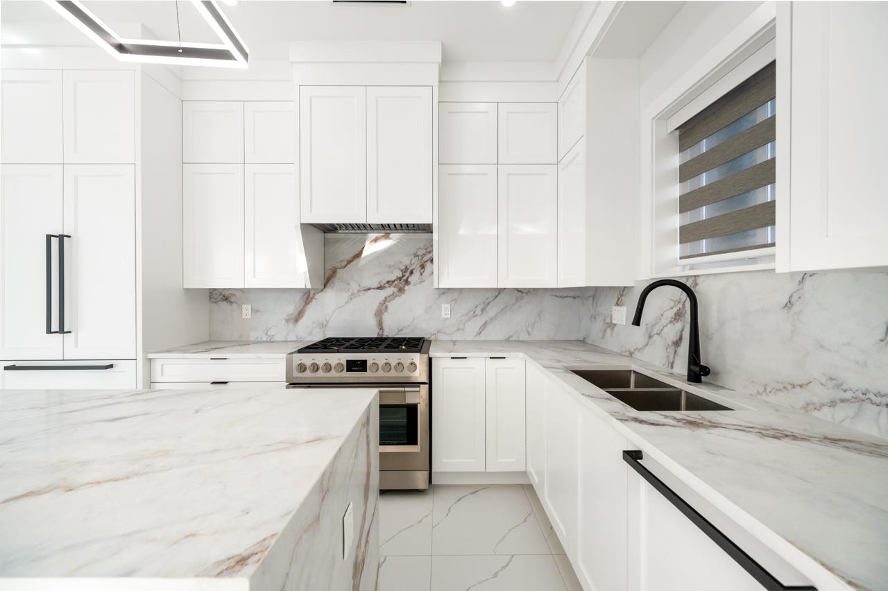 1328 64Th Avenue E, Vancouver, BC