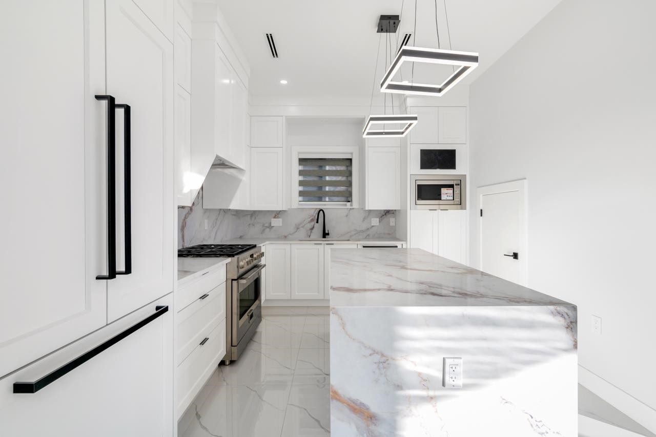 1328 64Th Avenue E, Vancouver, BC