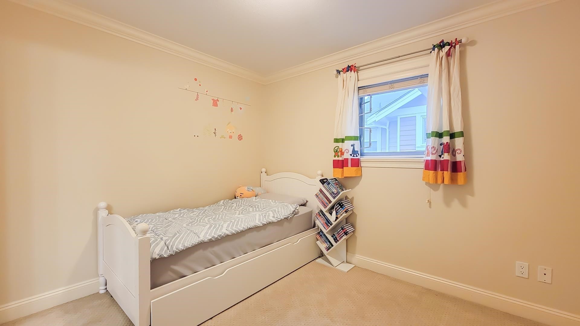 203 18Th Street E, North Vancouver, BC