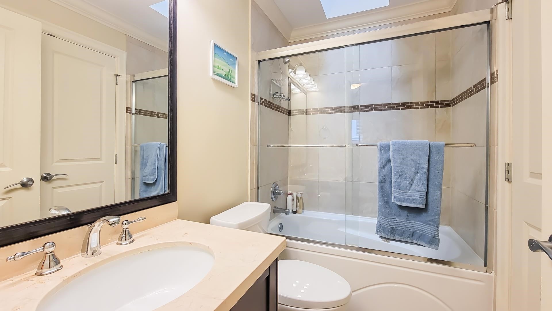 203 18Th Street E, North Vancouver, BC