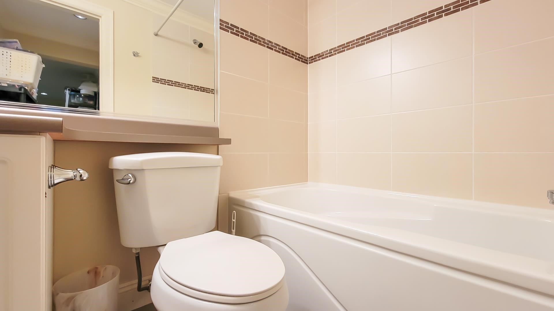 203 18Th Street E, North Vancouver, BC