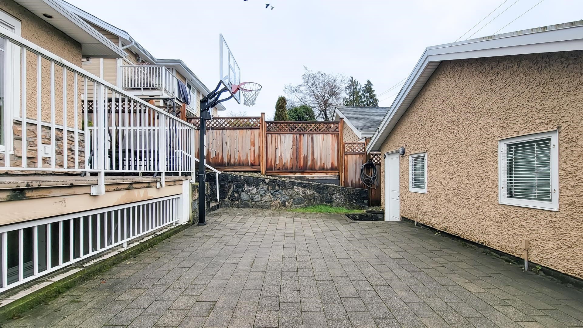 203 18Th Street E, North Vancouver, BC