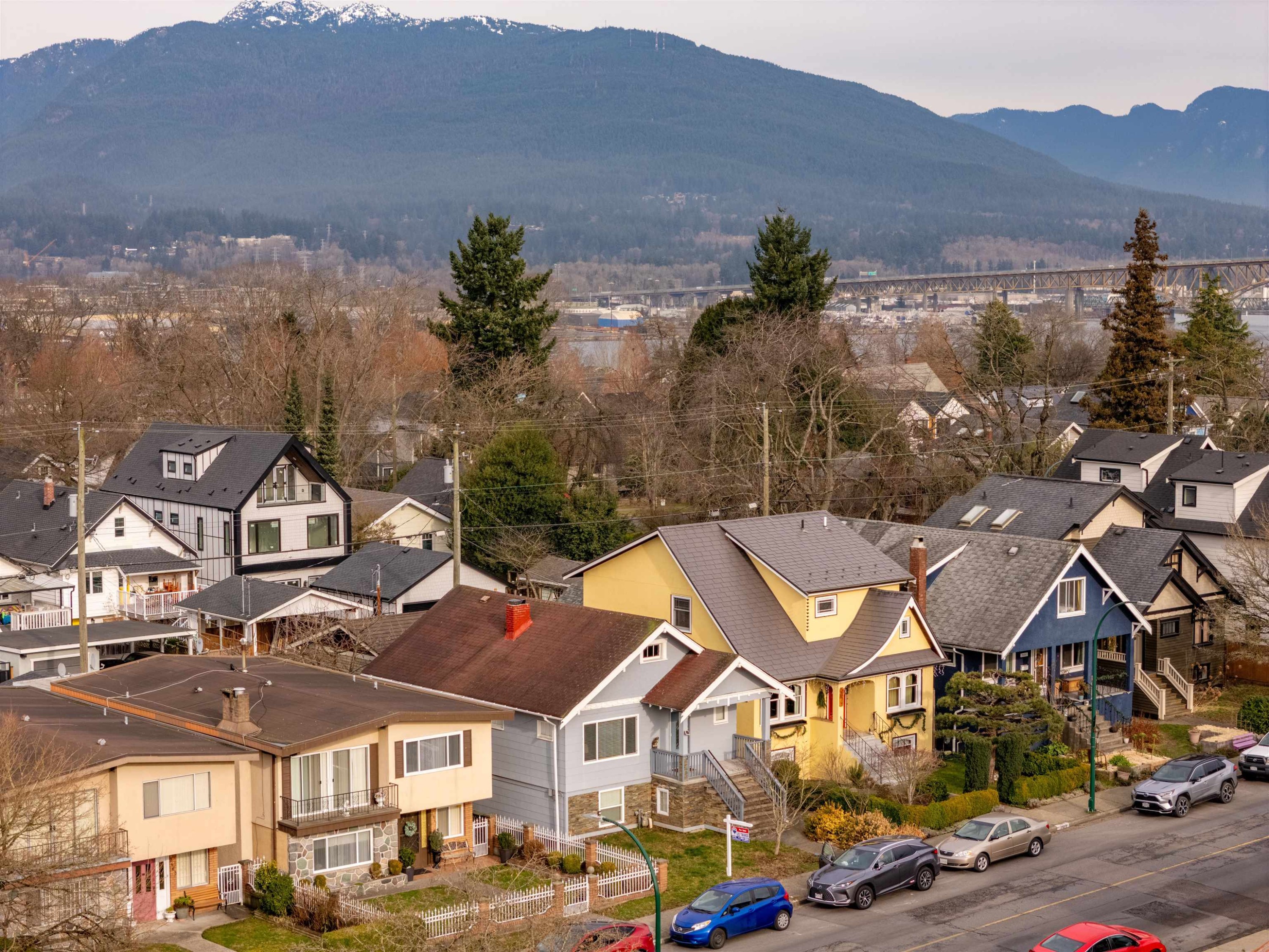 2675 Dundas Street, Vancouver, BC