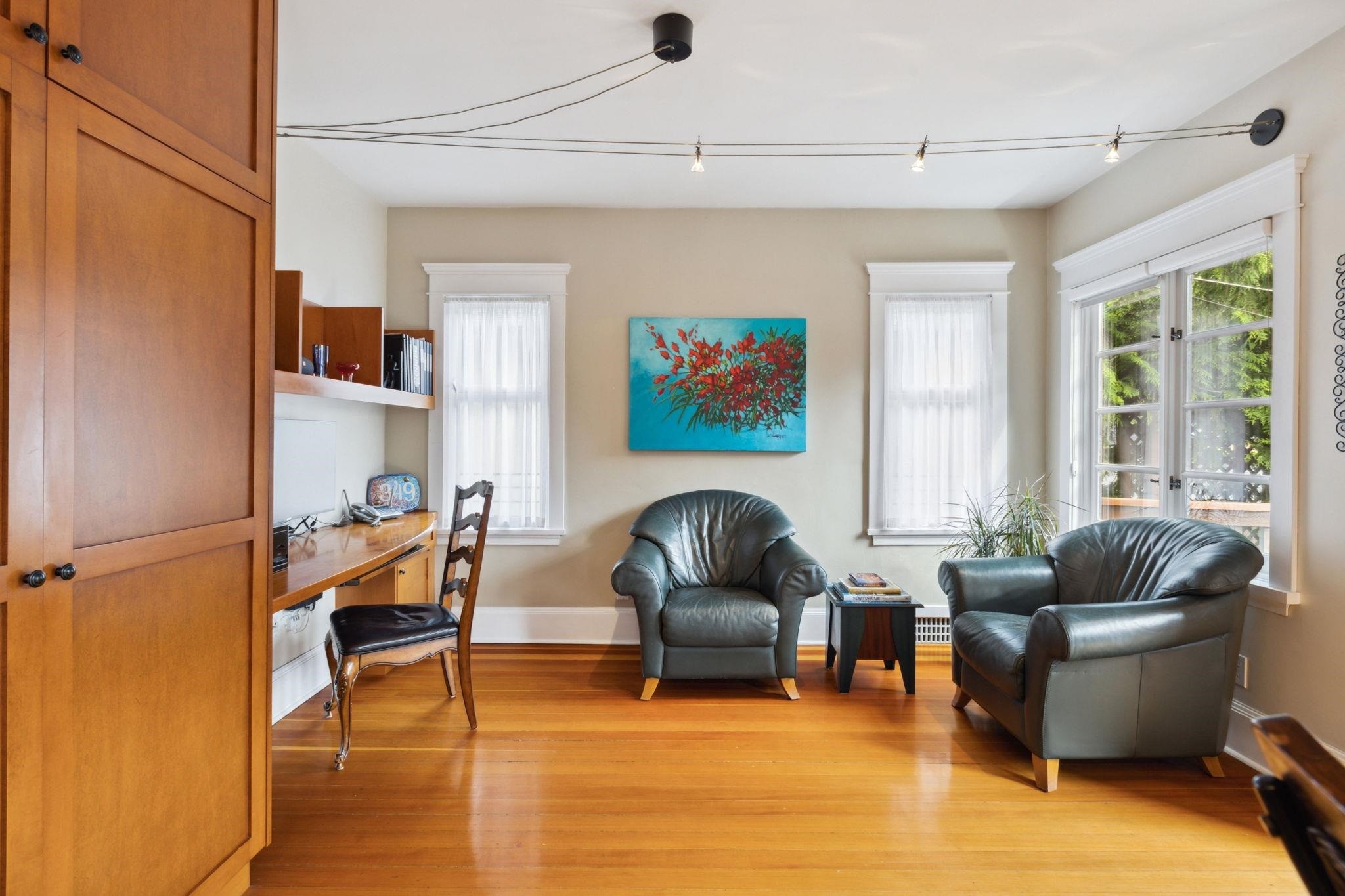 349 24Th Street E, North Vancouver, BC