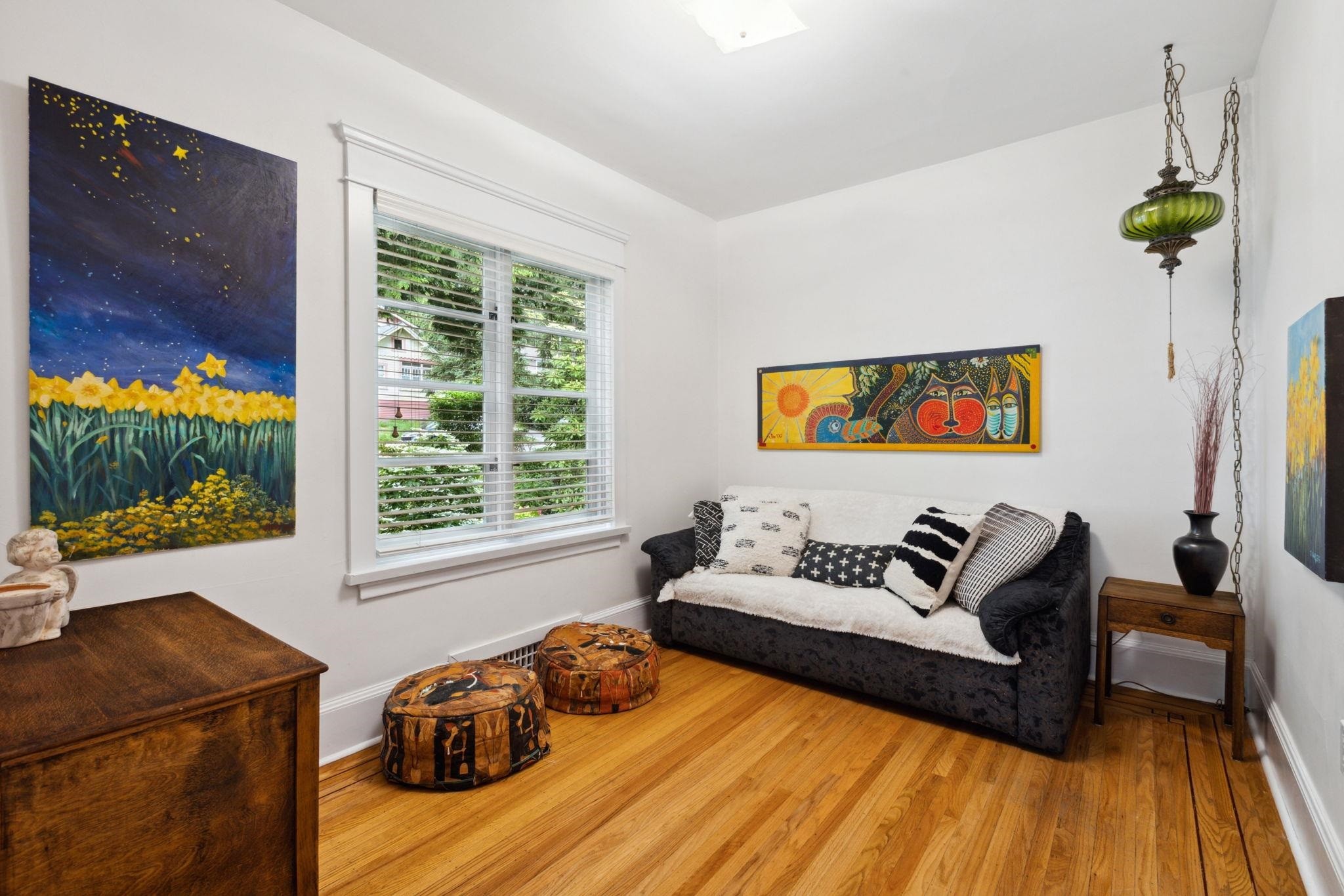 349 24Th Street E, North Vancouver, BC