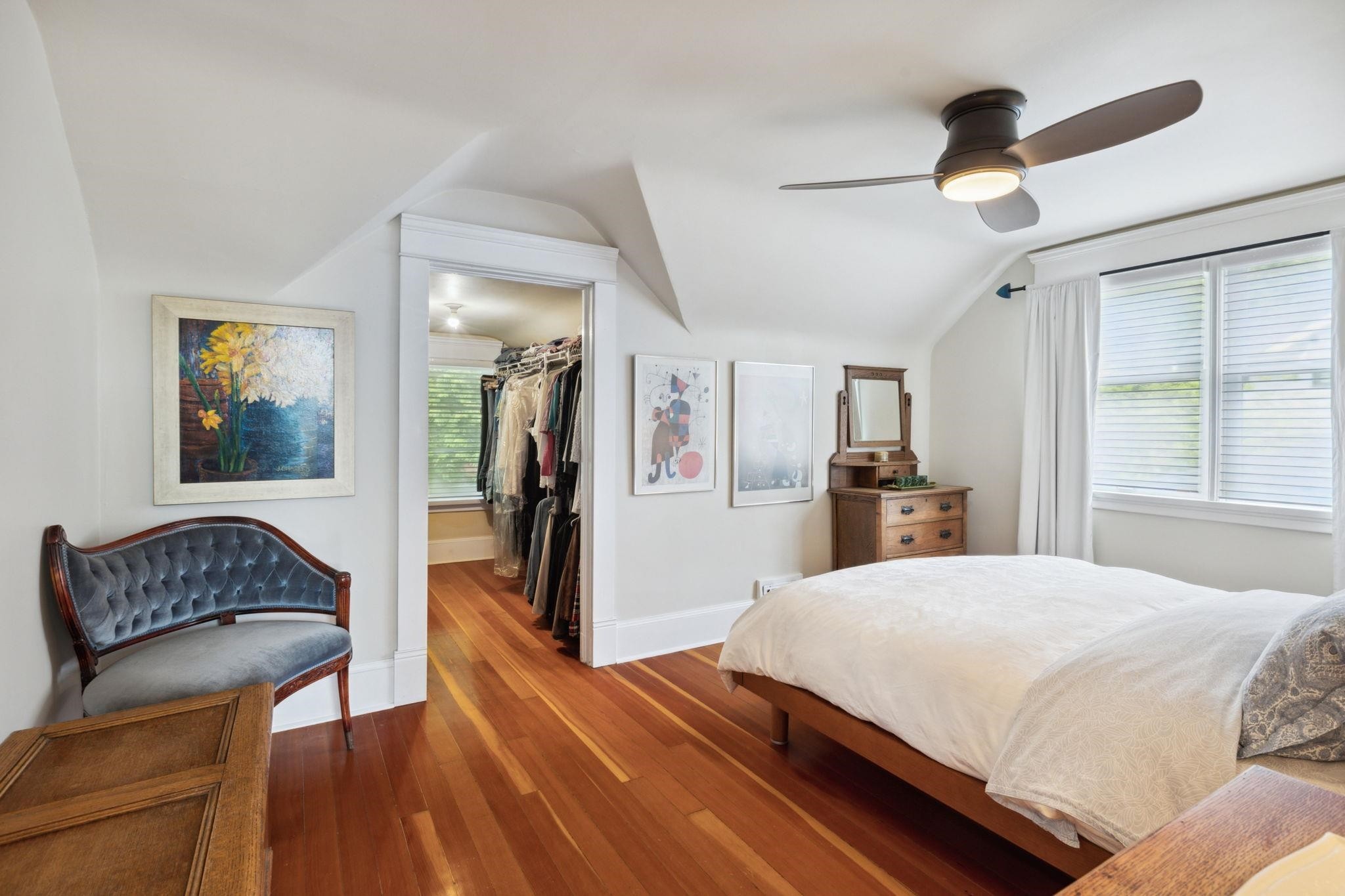 349 24Th Street E, North Vancouver, BC