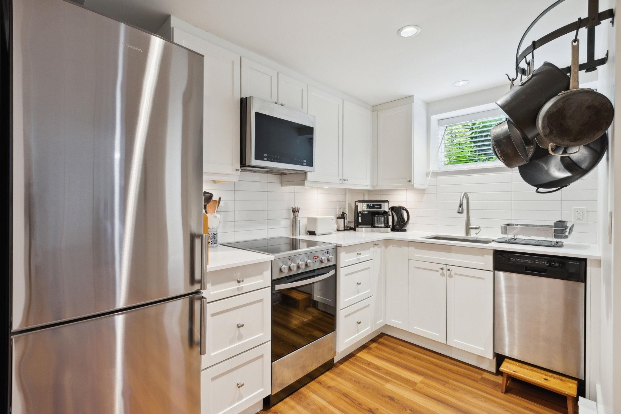 349 24Th Street E, North Vancouver, BC