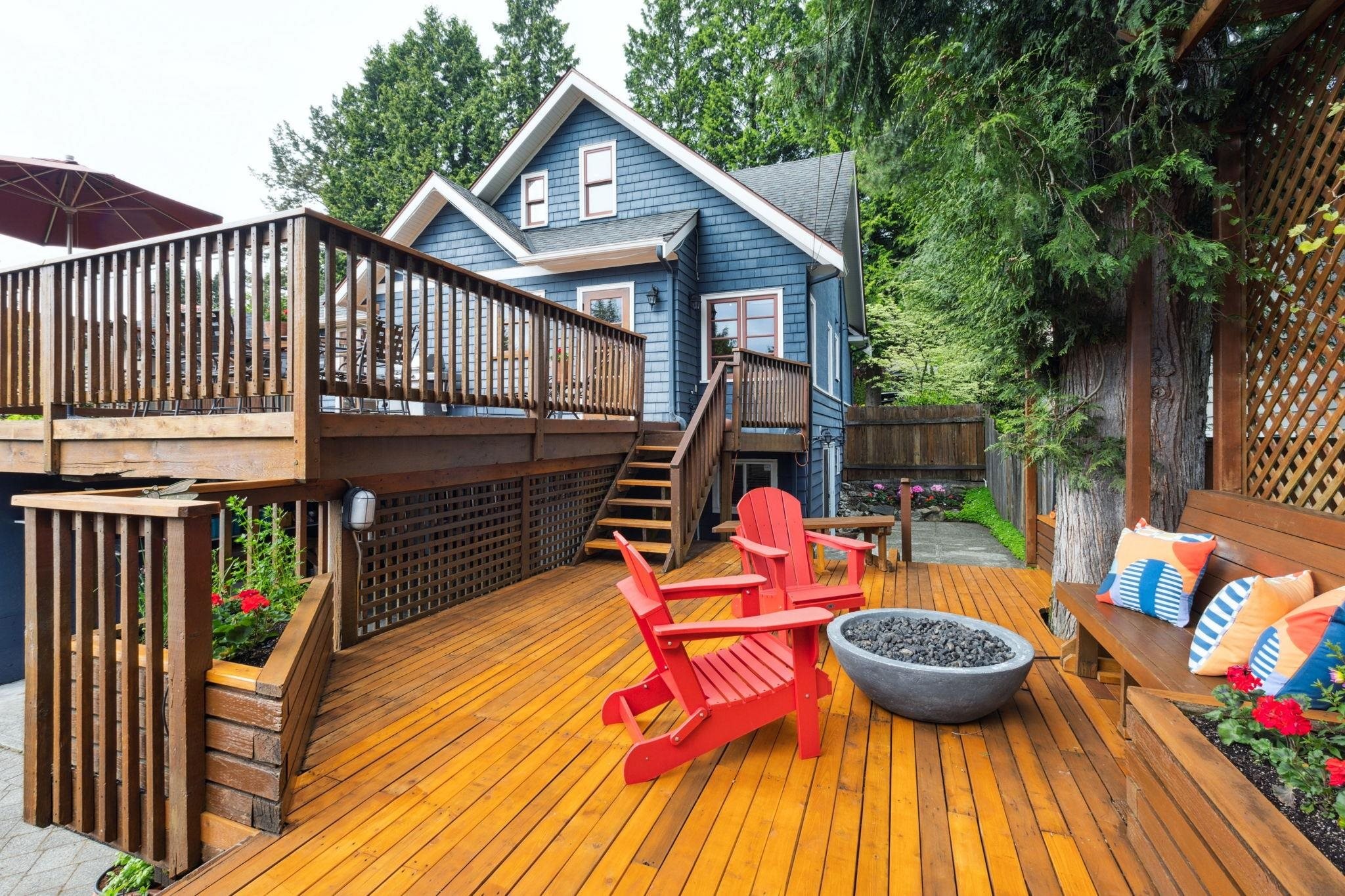 349 24Th Street E, North Vancouver, BC