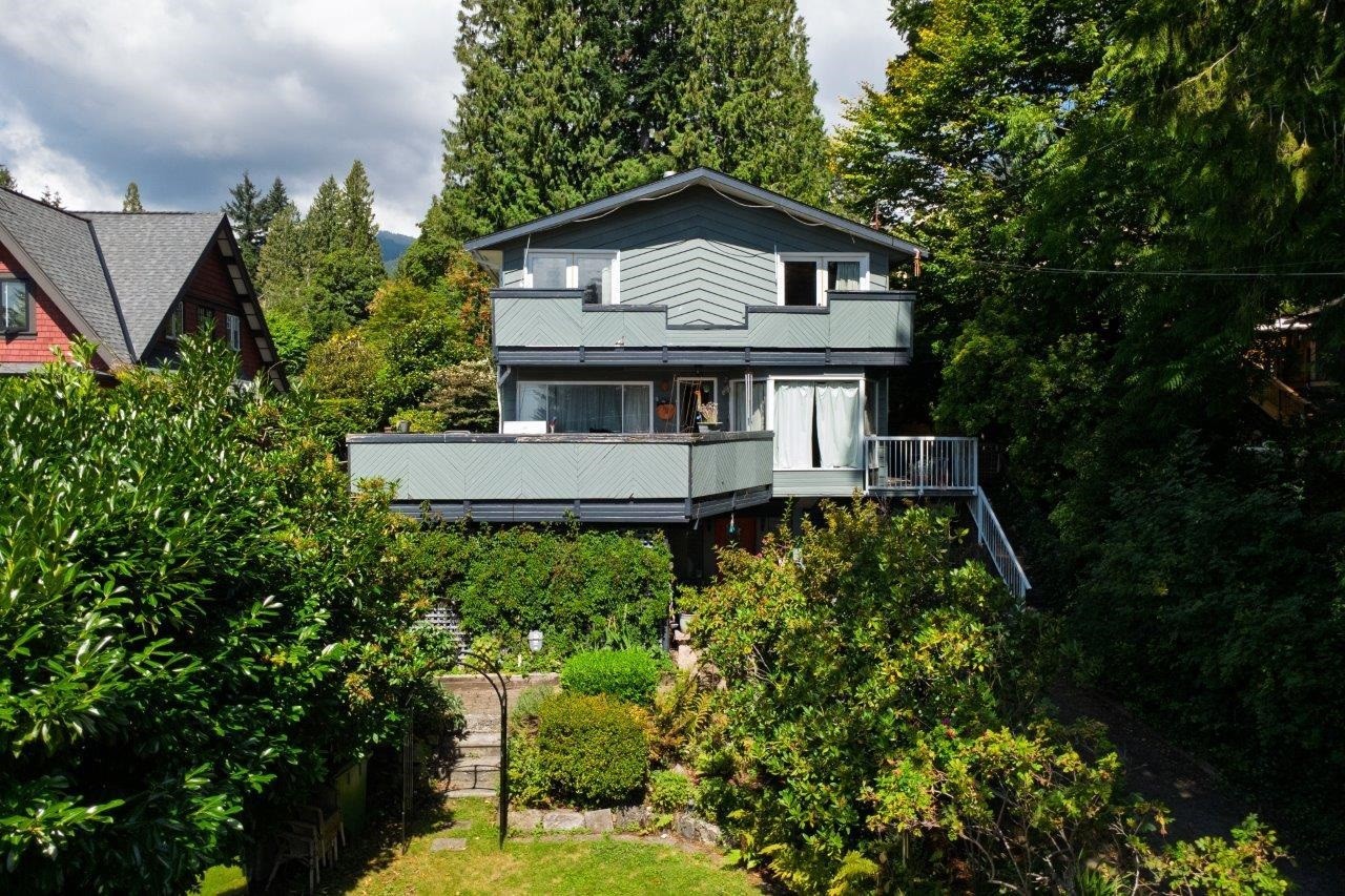 368 Kings Road E, North Vancouver, BC
