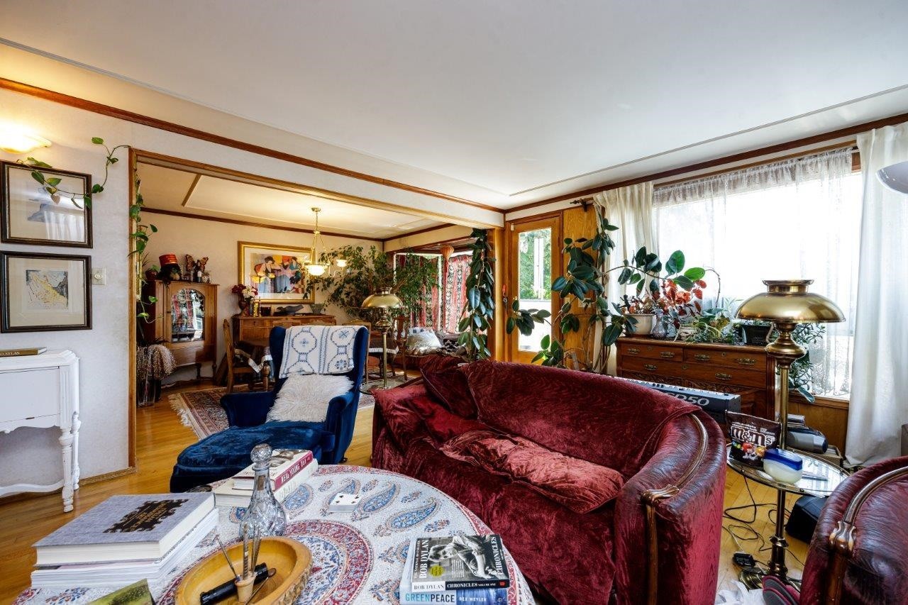 368 Kings Road E, North Vancouver, BC