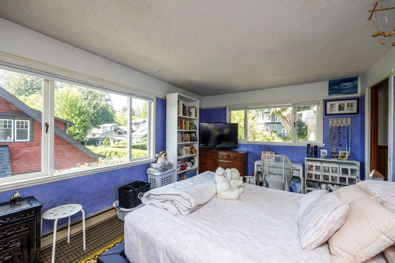 368 Kings Road E, North Vancouver, BC