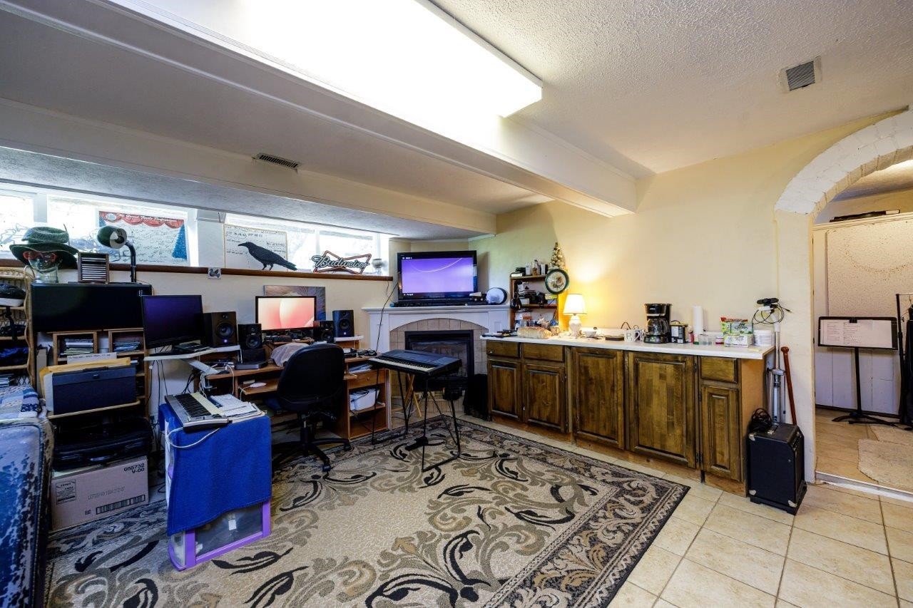 368 Kings Road E, North Vancouver, BC