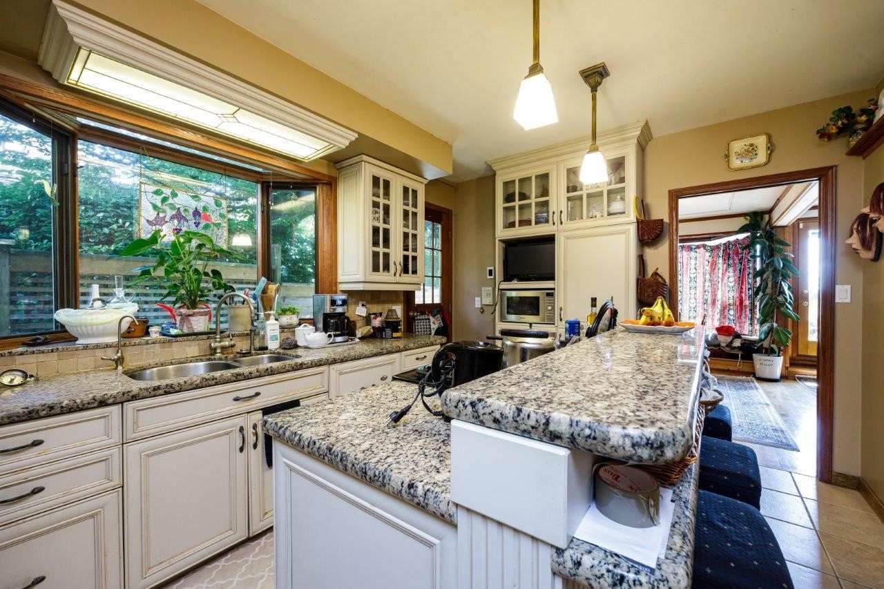 368 Kings Road E, North Vancouver, BC