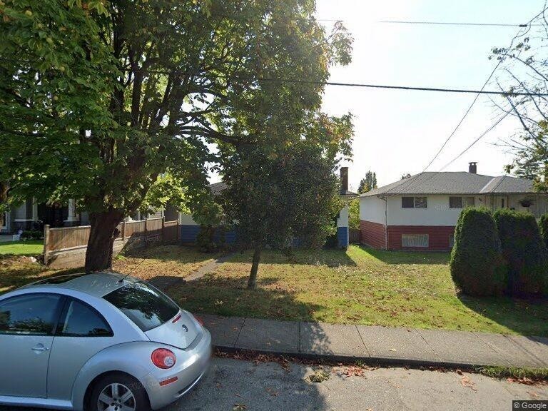 439 16Th Street E, North Vancouver, BC