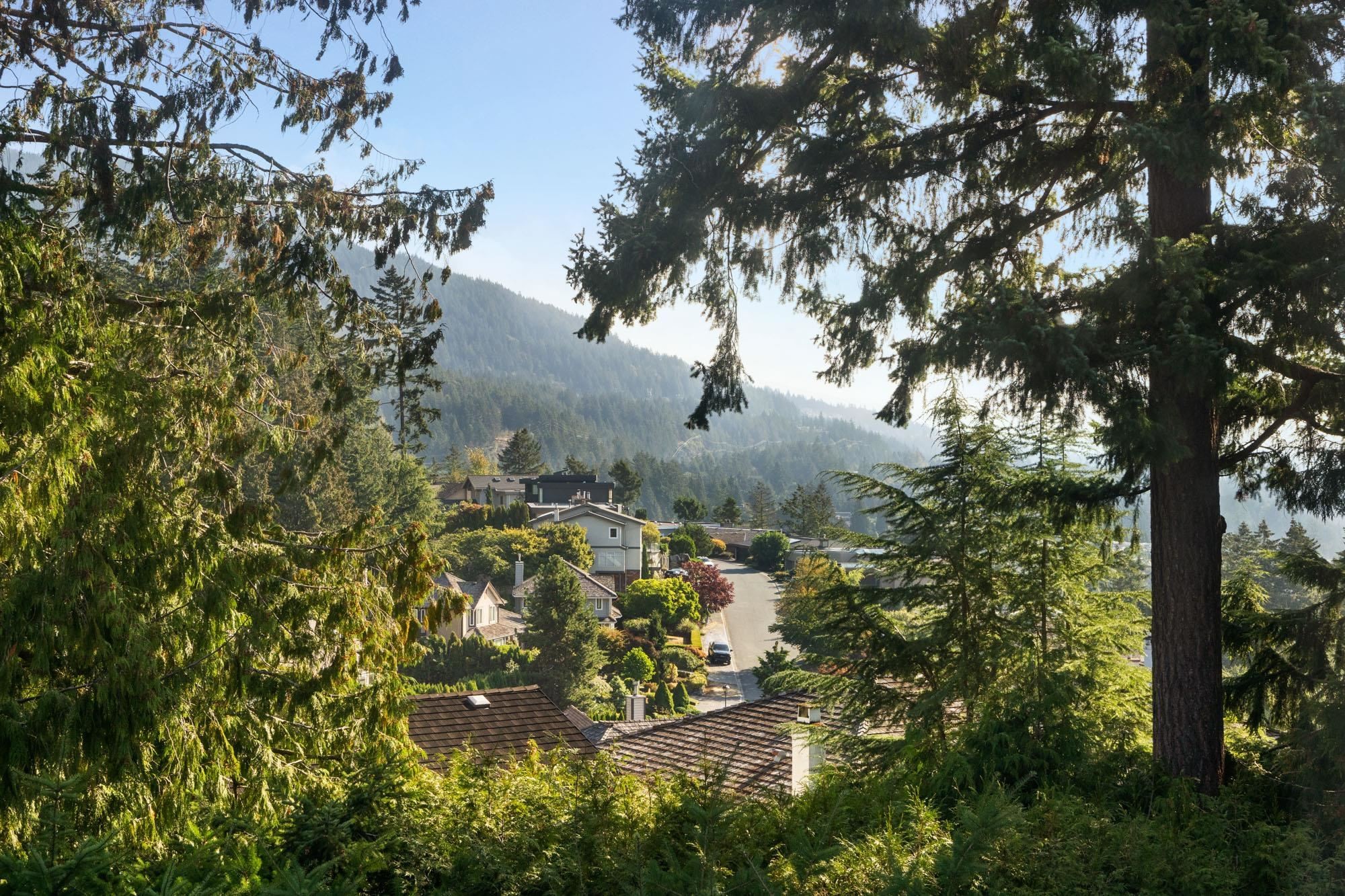 5162 Alderfeild Place, West Vancouver, BC