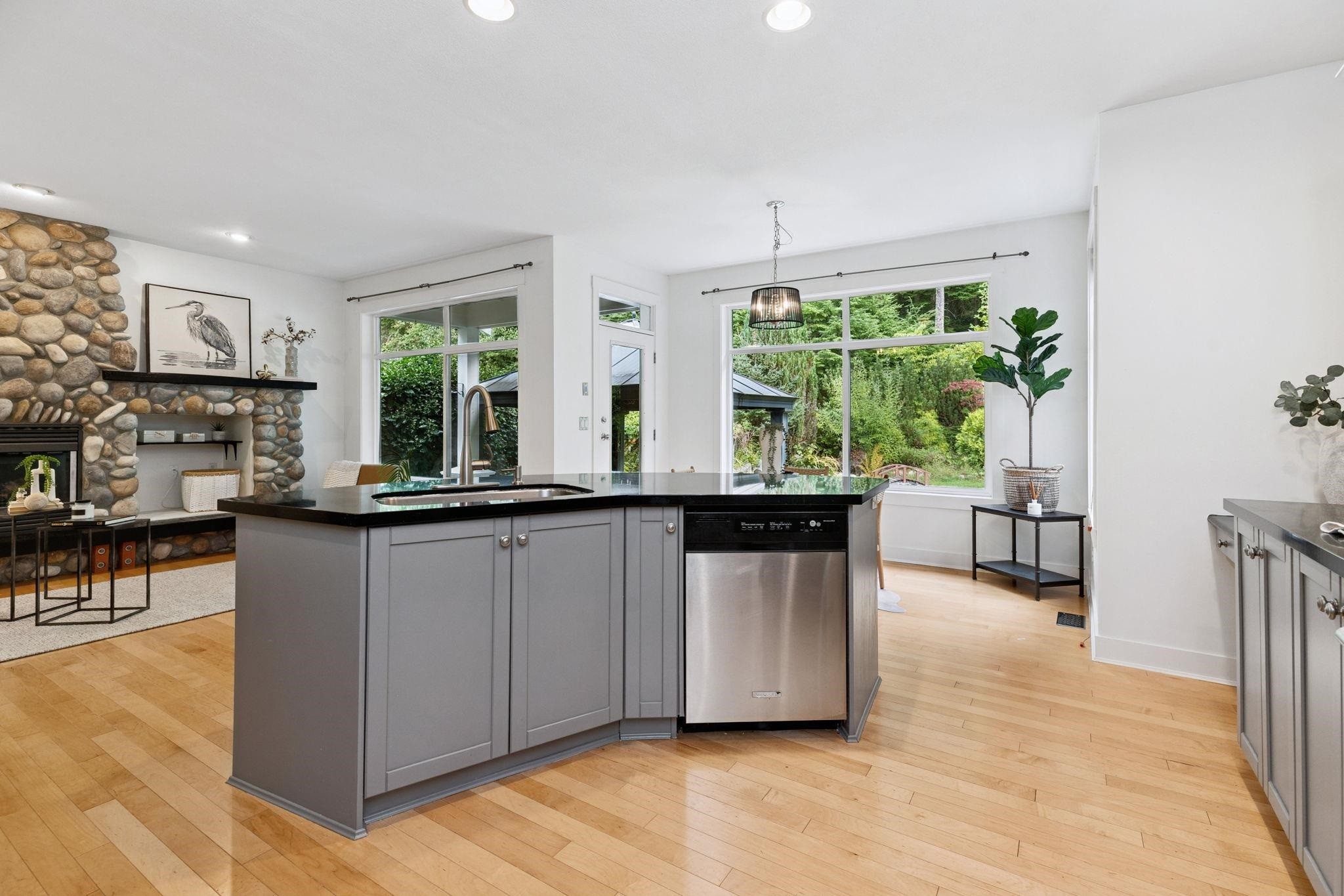 1855 Parkway Boulevard, Coquitlam, BC