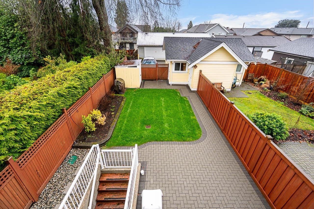 359 13Th Street E, North Vancouver, BC