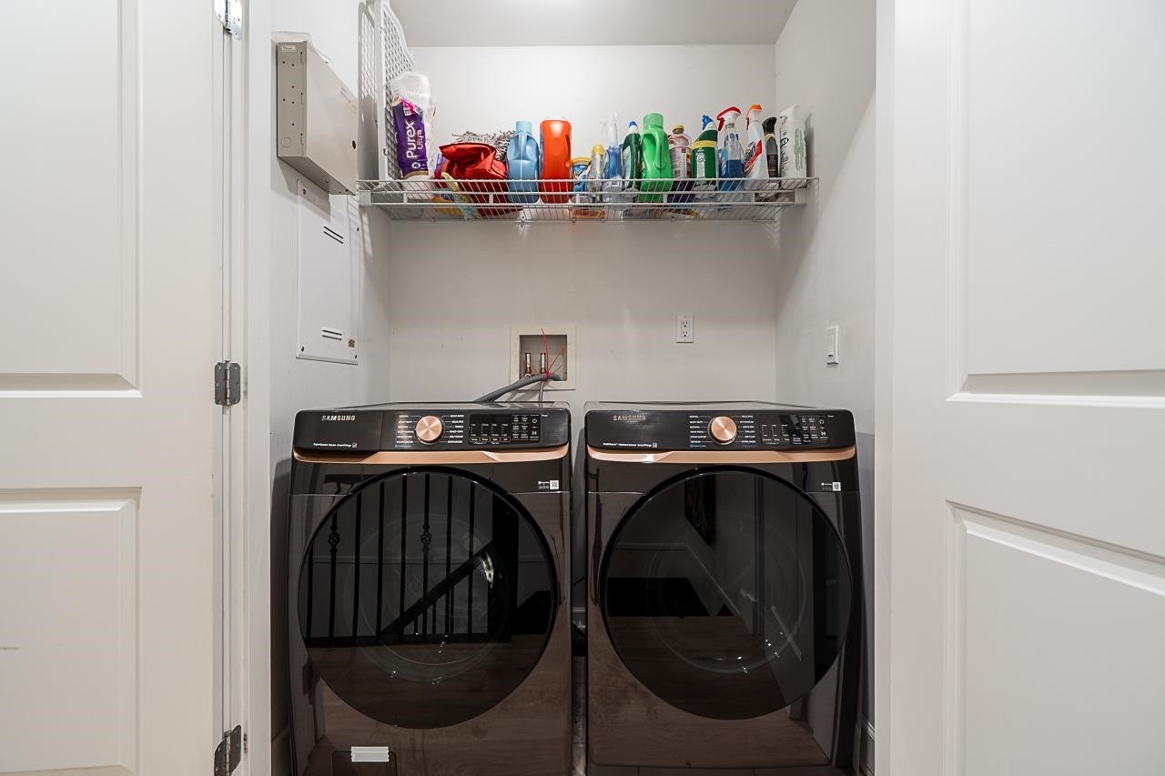 359 13Th Street E, North Vancouver, BC