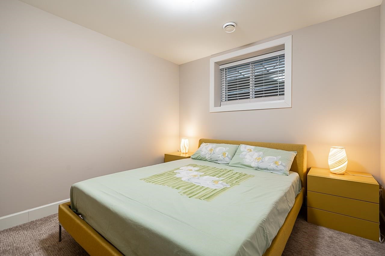 359 13Th Street E, North Vancouver, BC