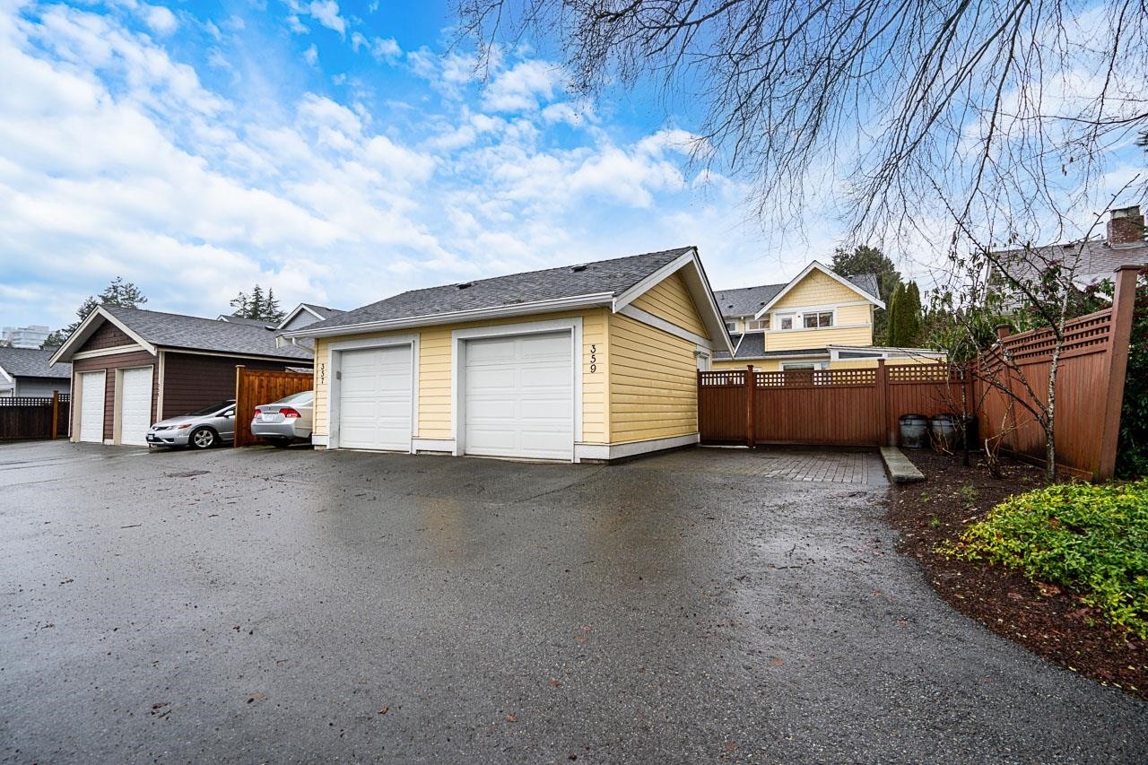 359 13Th Street E, North Vancouver, BC