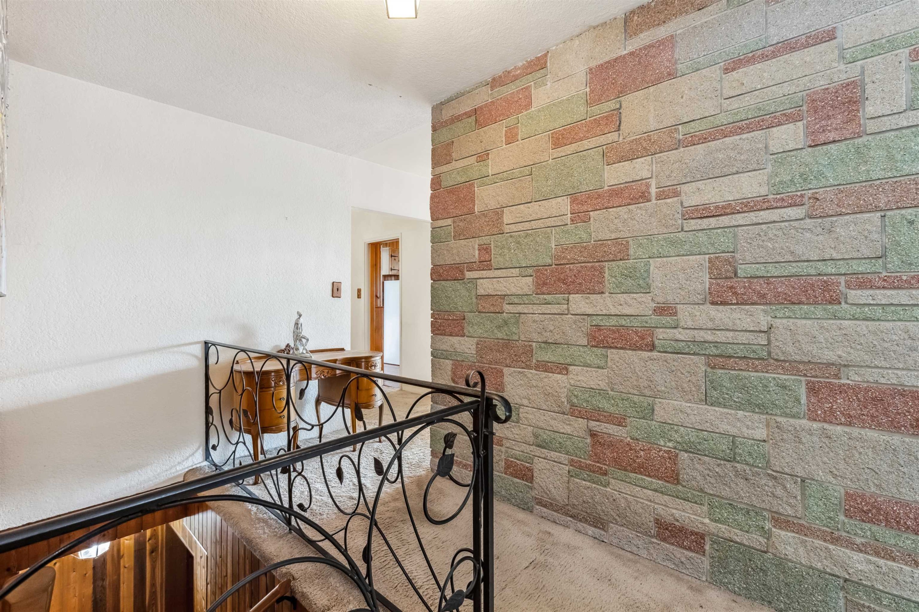 2575 Queens Avenue, West Vancouver, BC