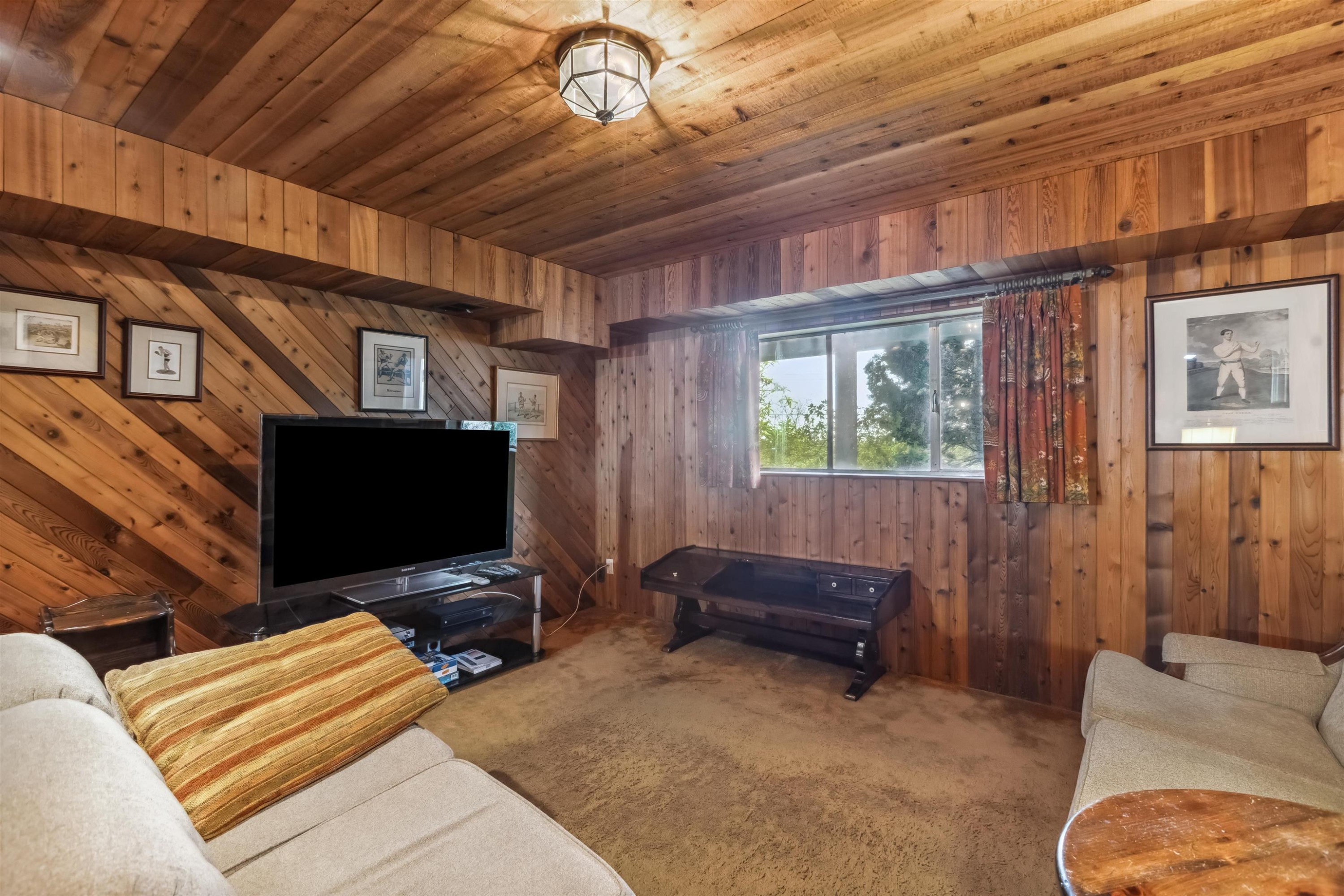 2575 Queens Avenue, West Vancouver, BC