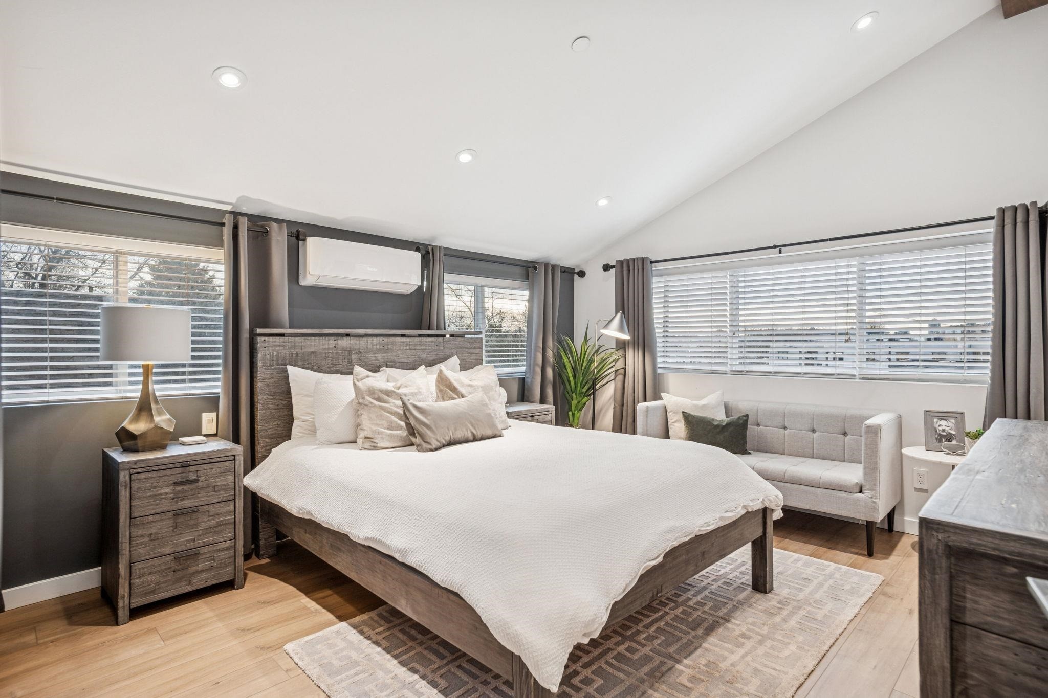 933 Mclean Drive, Vancouver, BC