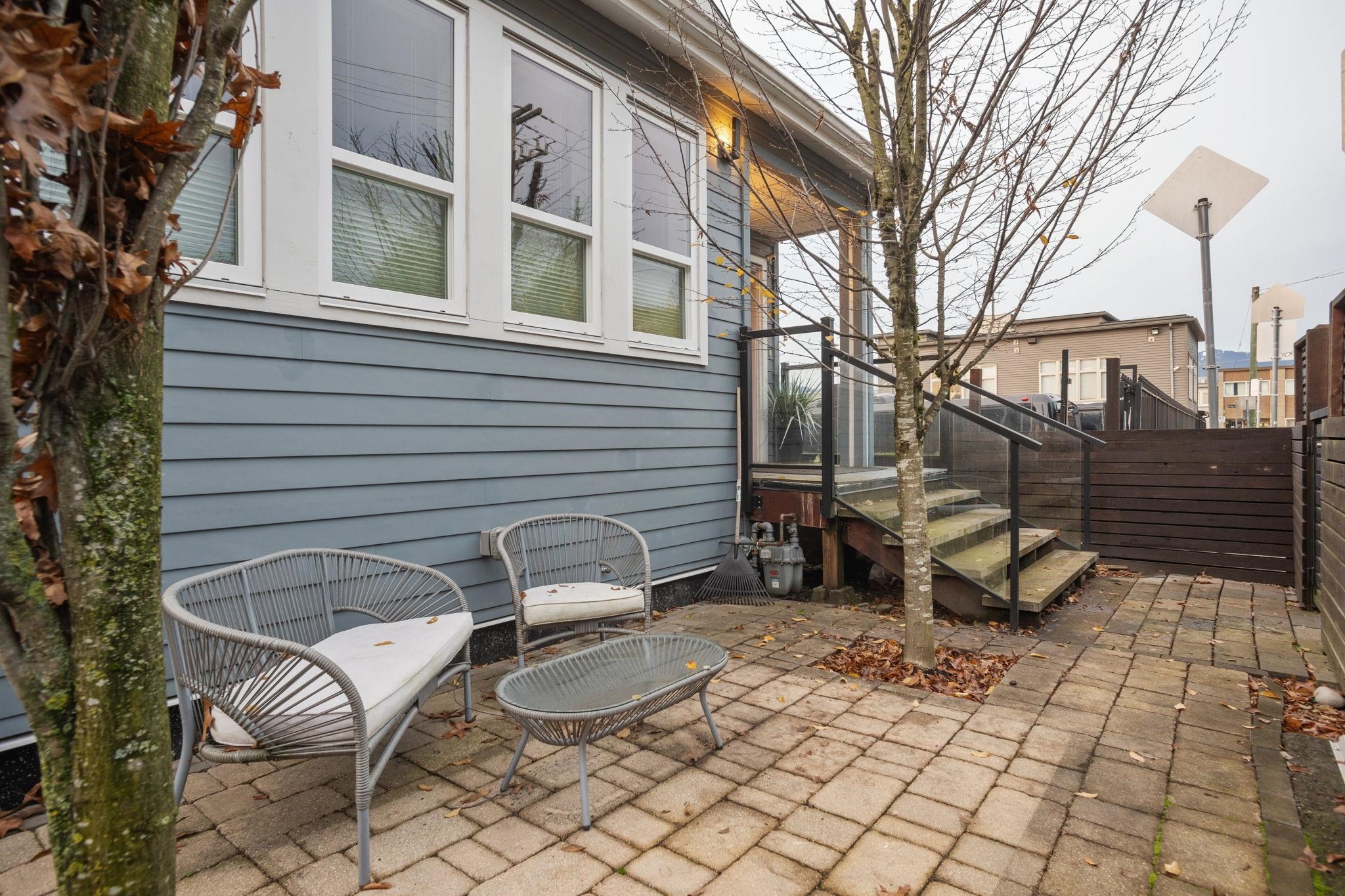 933 Mclean Drive, Vancouver, BC