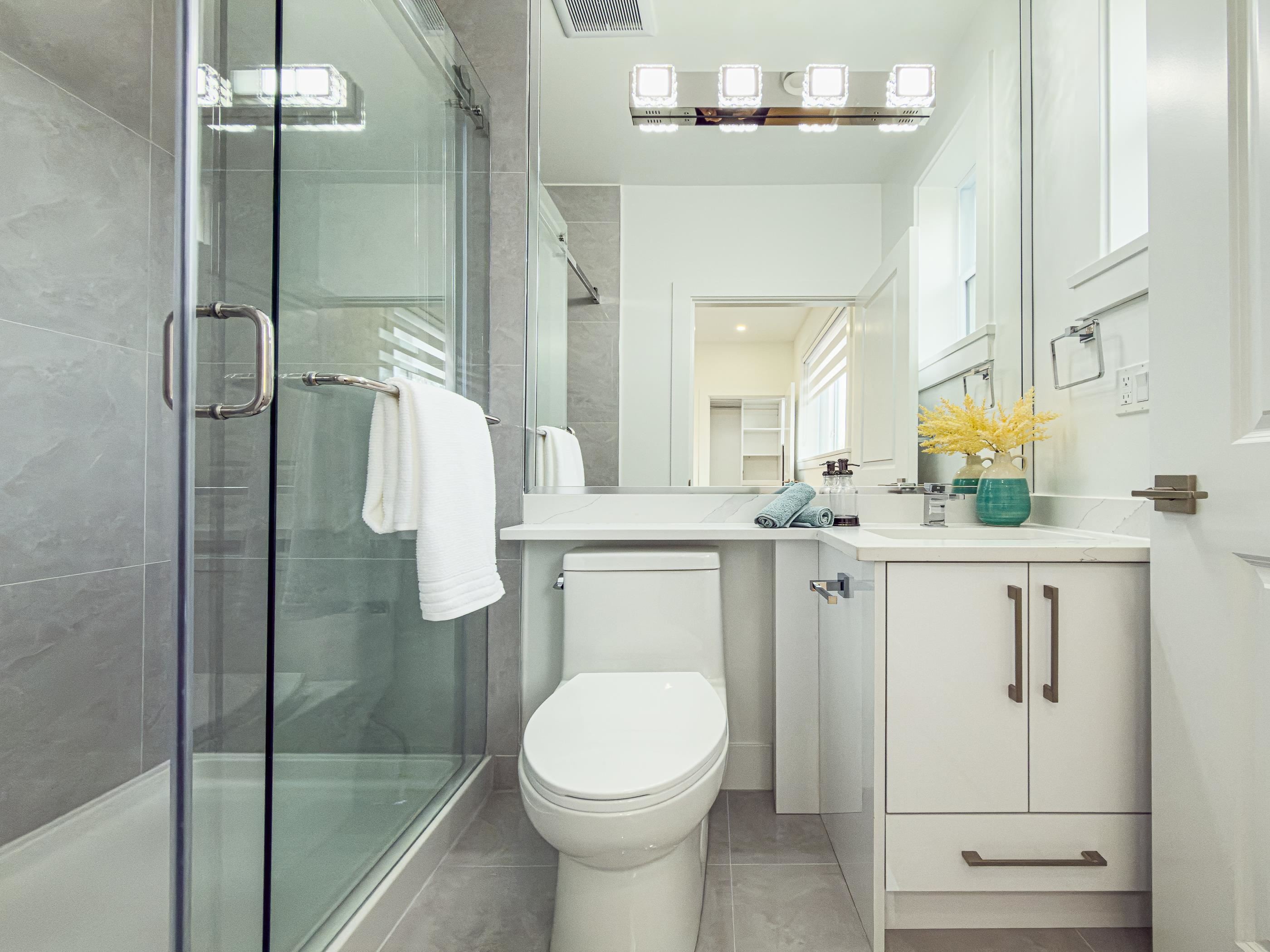 2174 46Th Avenue E, Vancouver, BC