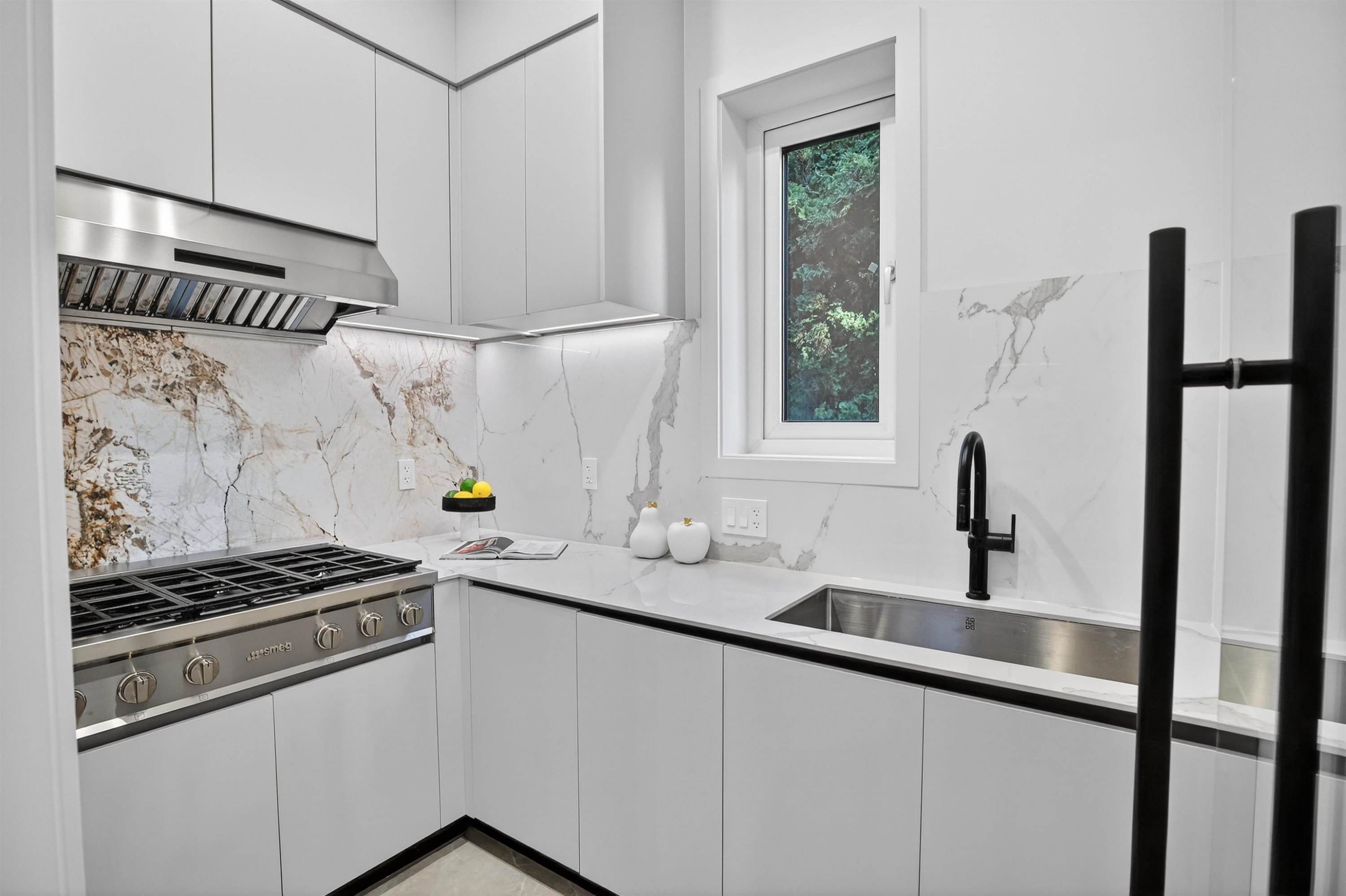 3546 35Th Avenue W, Vancouver, BC