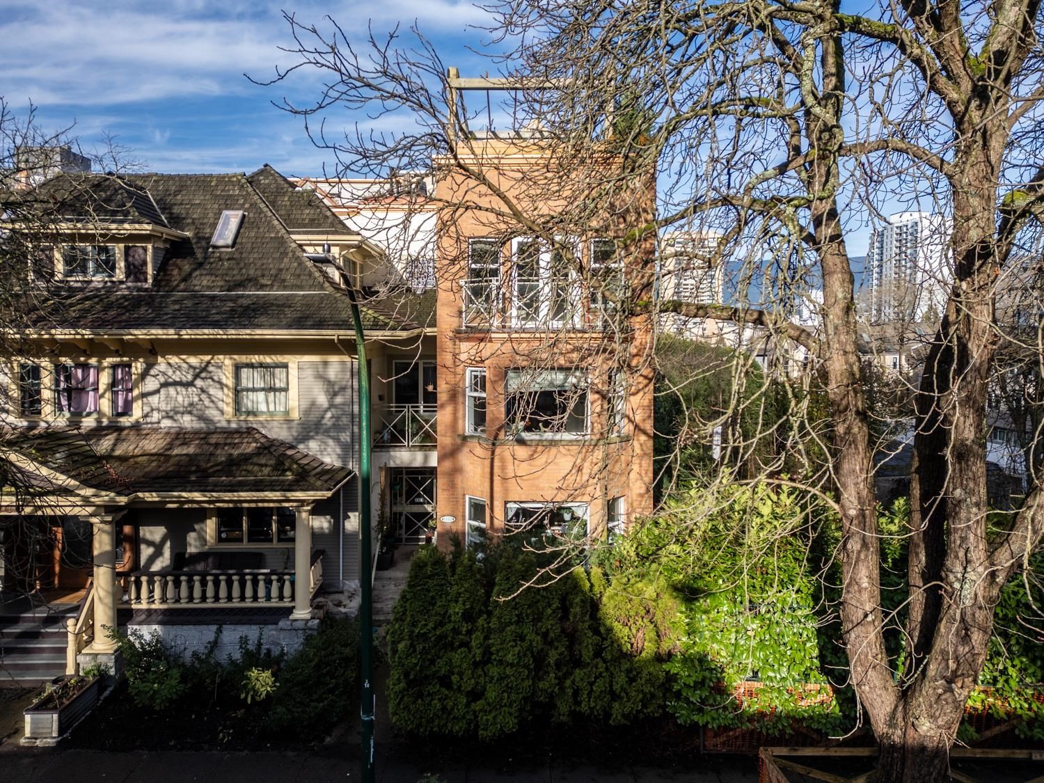 1407 Pendrell Street, Vancouver, BC
