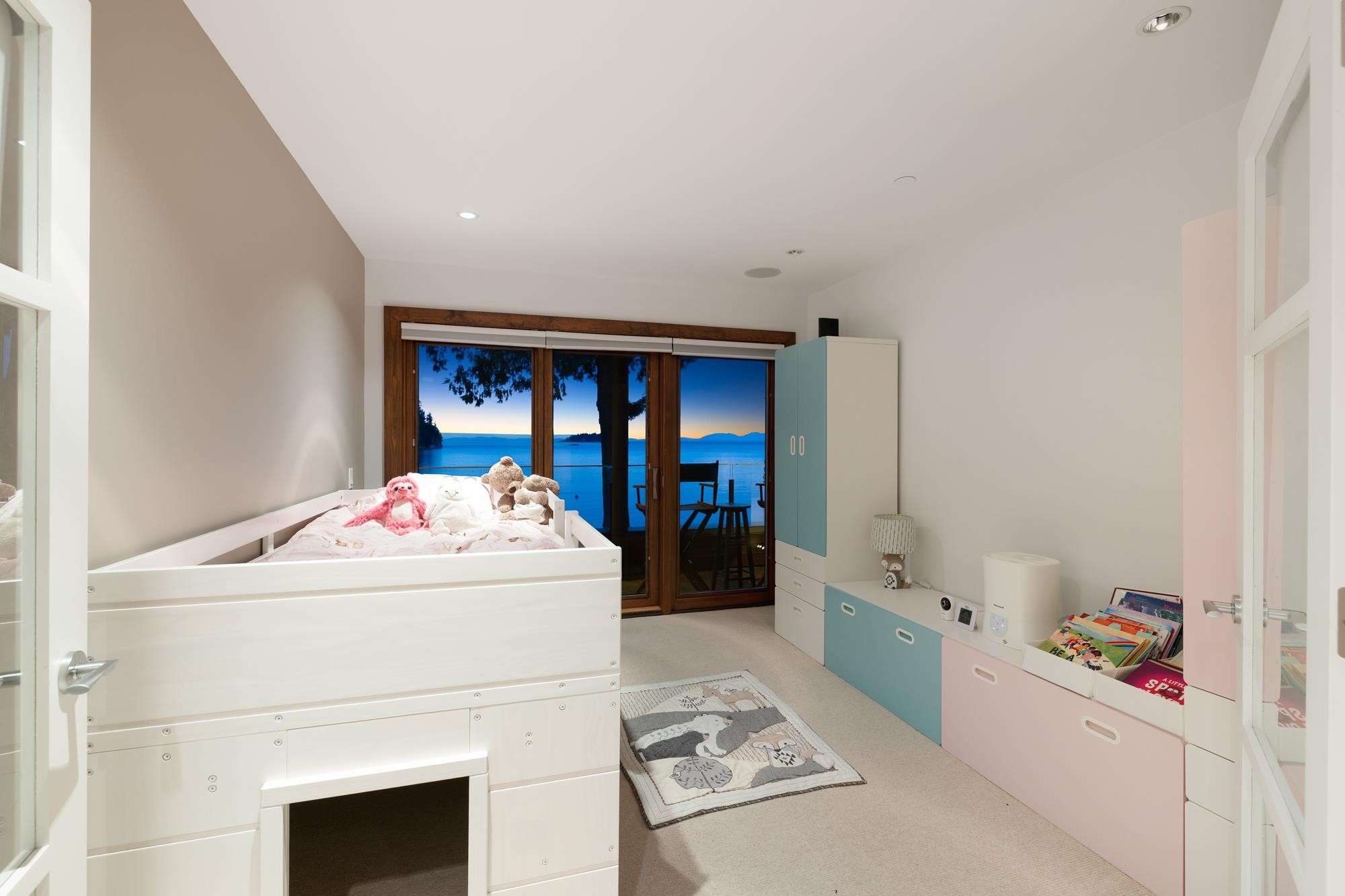 6780 Batchelor Bay Place, West Vancouver, BC