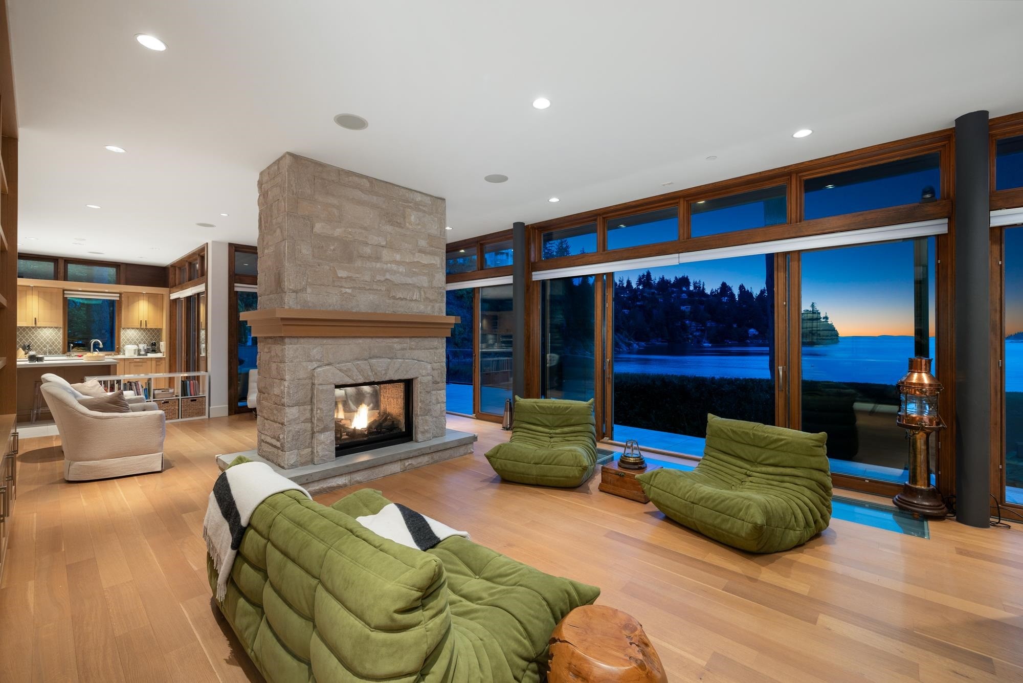 6780 Batchelor Bay Place, West Vancouver, BC