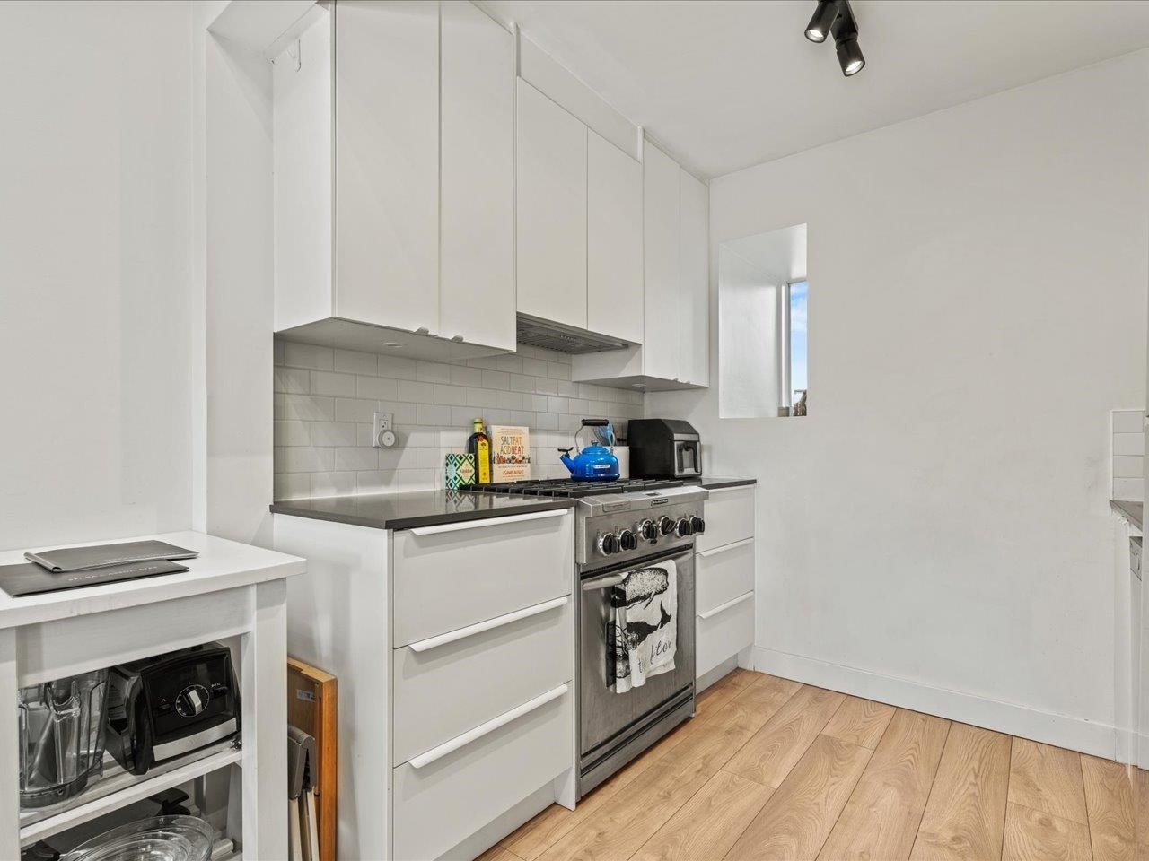 143 13Th Avenue W, Vancouver, BC