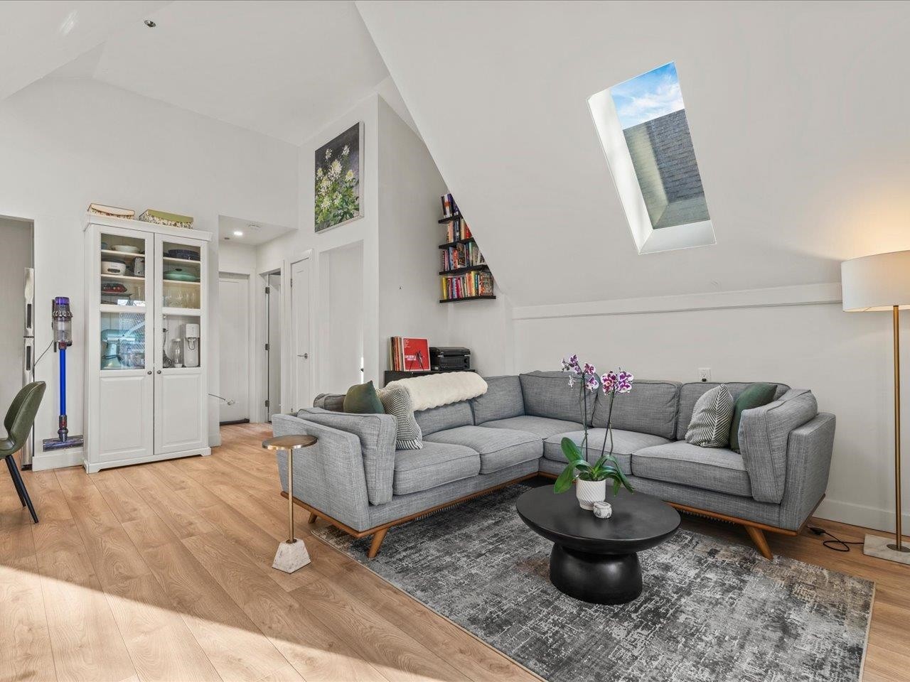 143 13Th Avenue W, Vancouver, BC