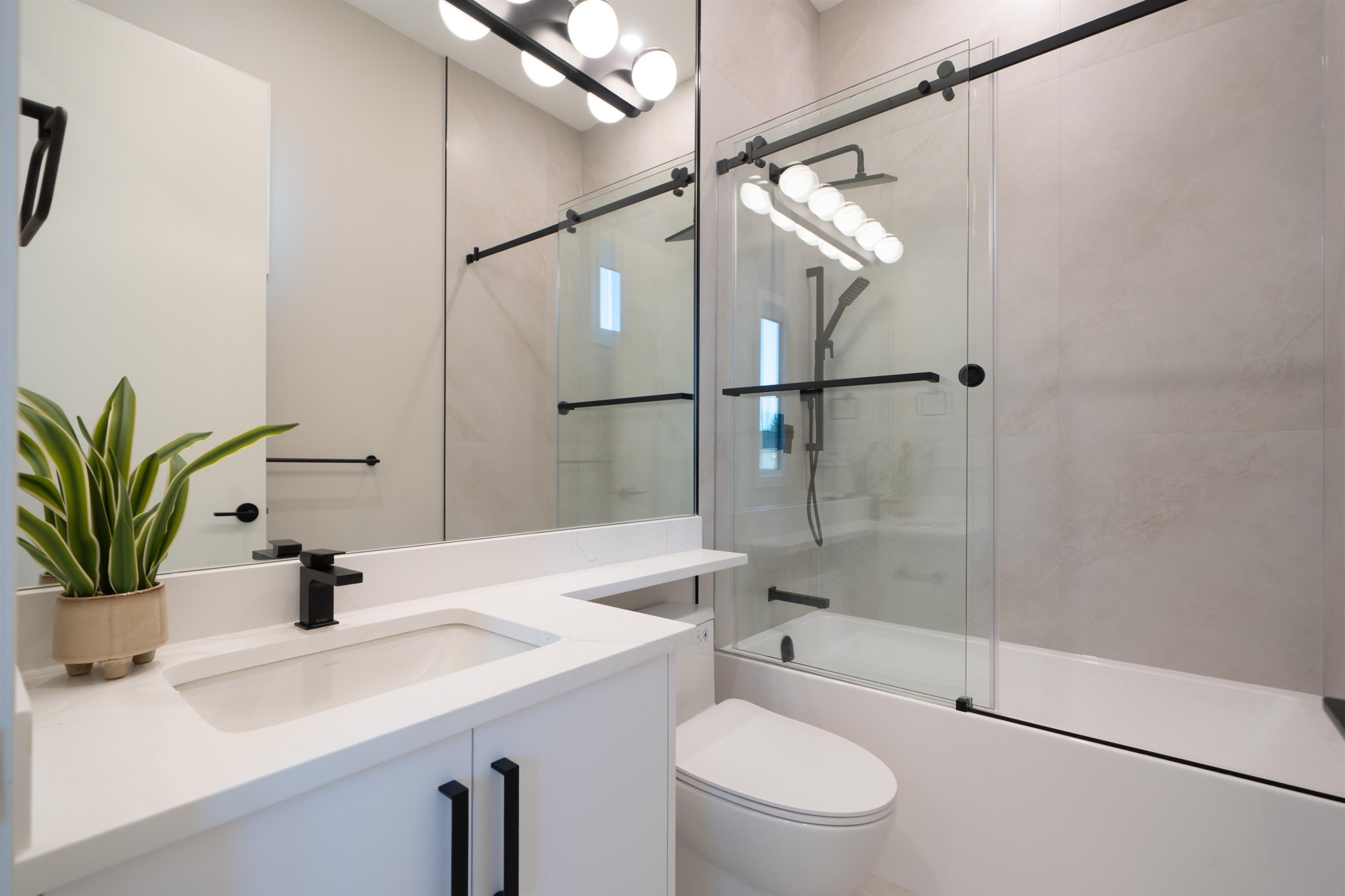8060 Minler Road, Richmond, BC