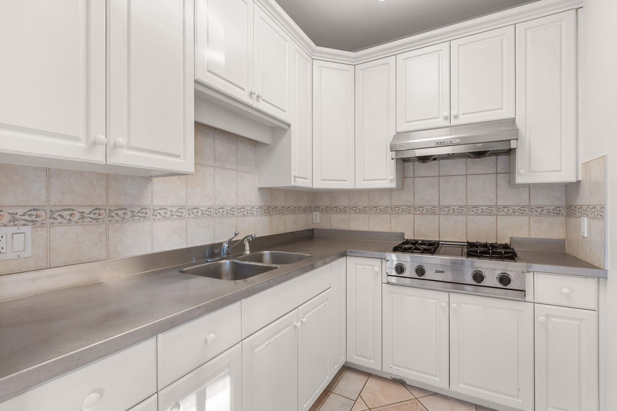 1501 Parkway Boulevard, Coquitlam, BC