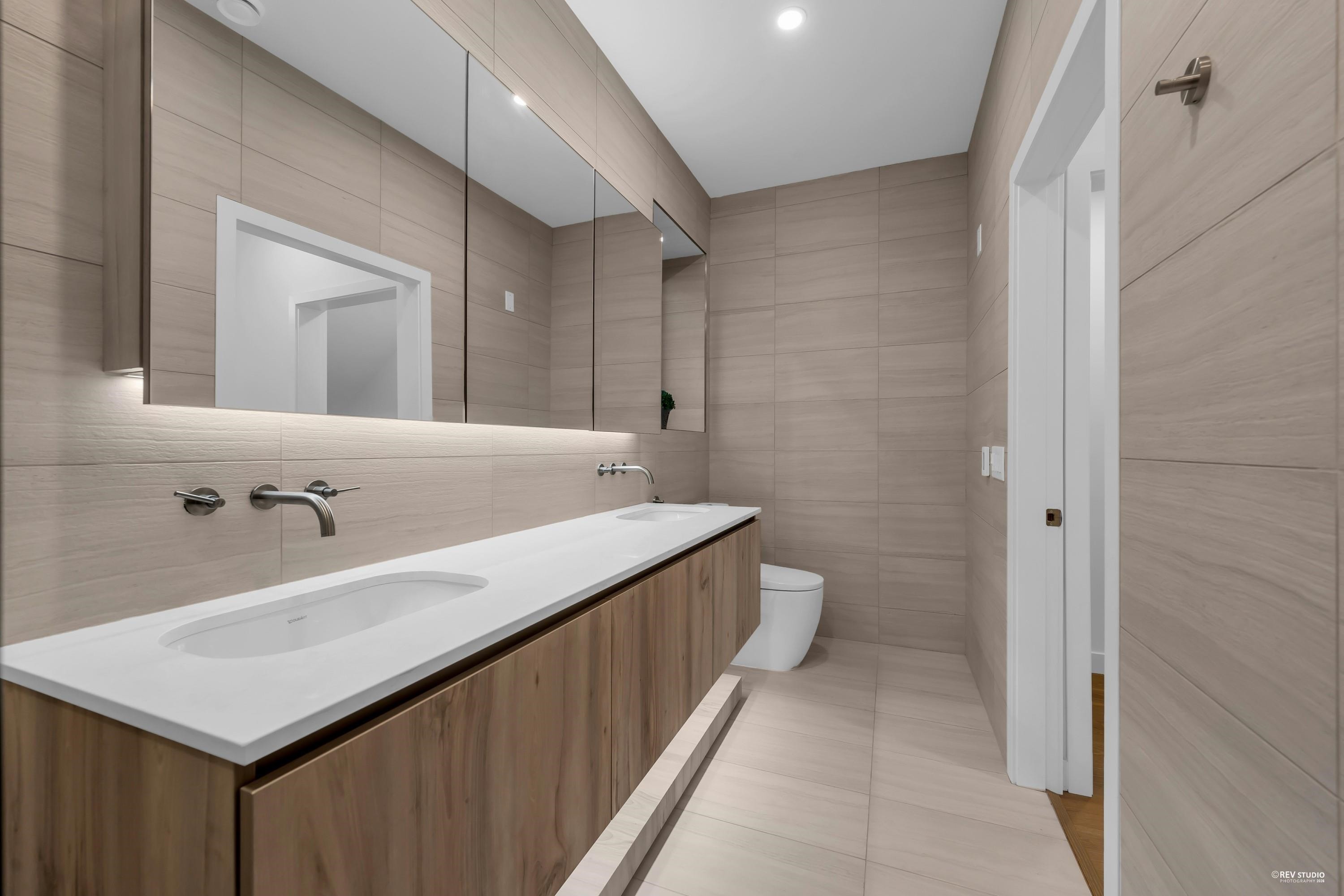 659 30Th Avenue W, Vancouver, BC