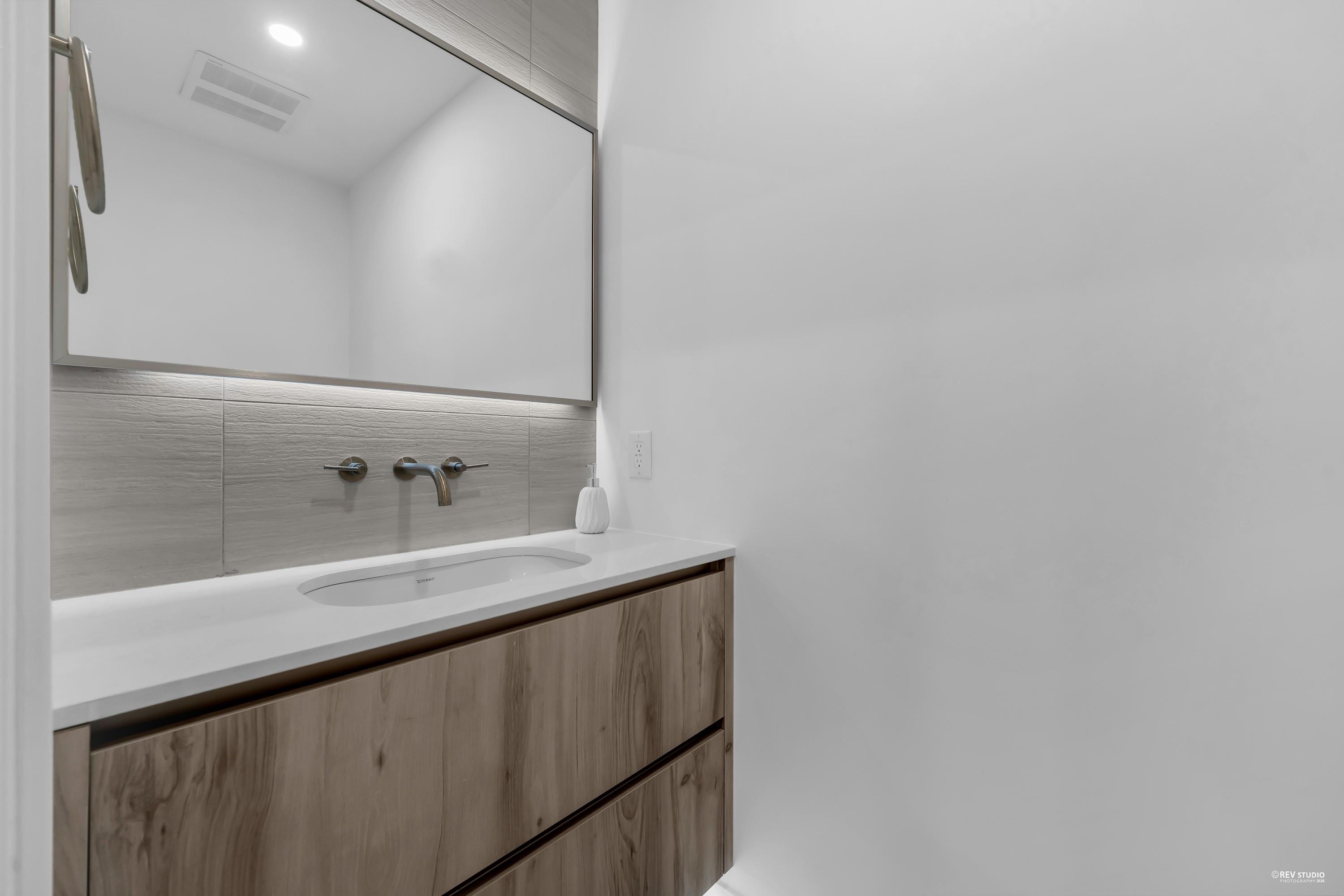 659 30Th Avenue W, Vancouver, BC