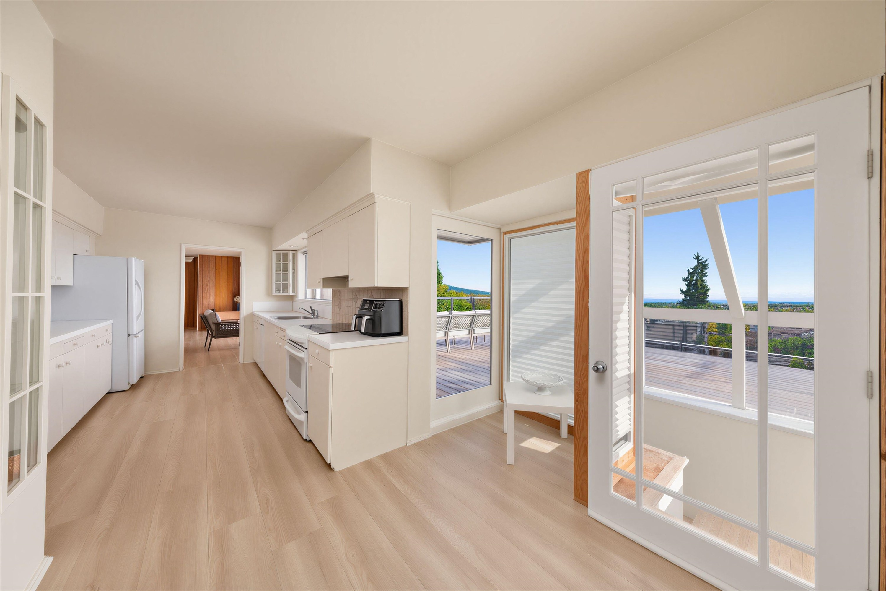 875 Eyremount Drive, West Vancouver, BC