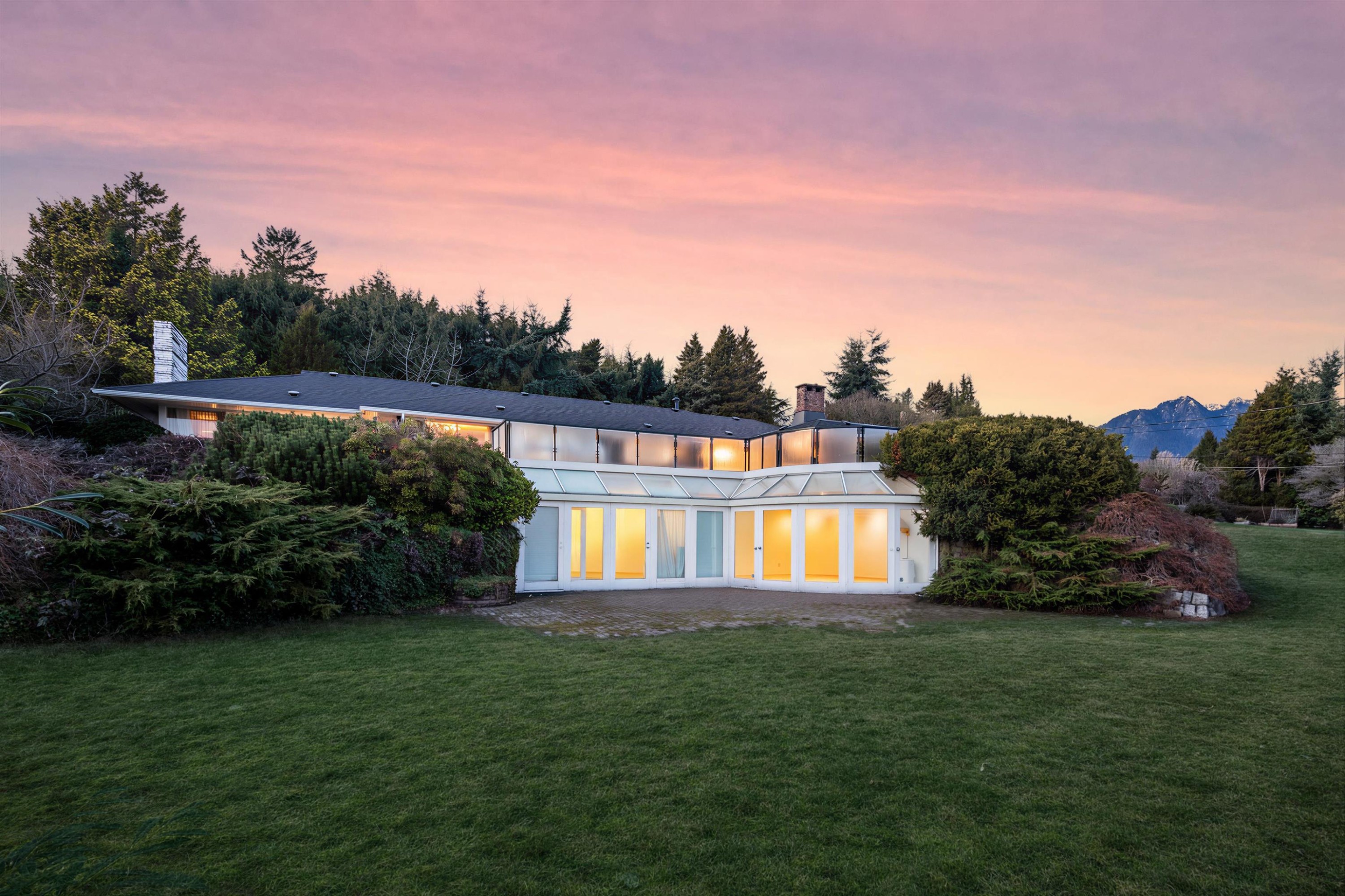 875 Eyremount Drive, West Vancouver, BC