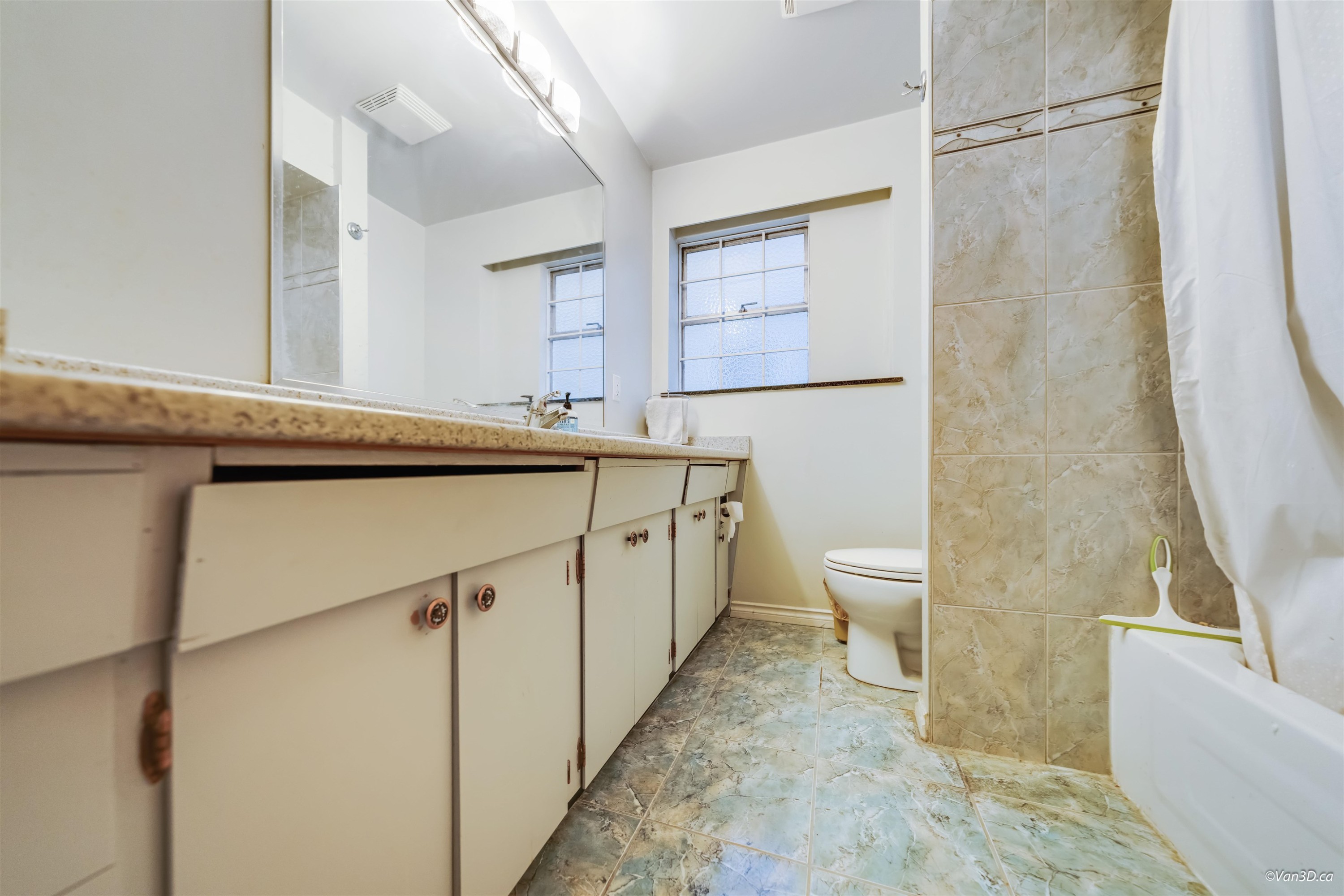 851 50Th Avenue E, Vancouver, BC